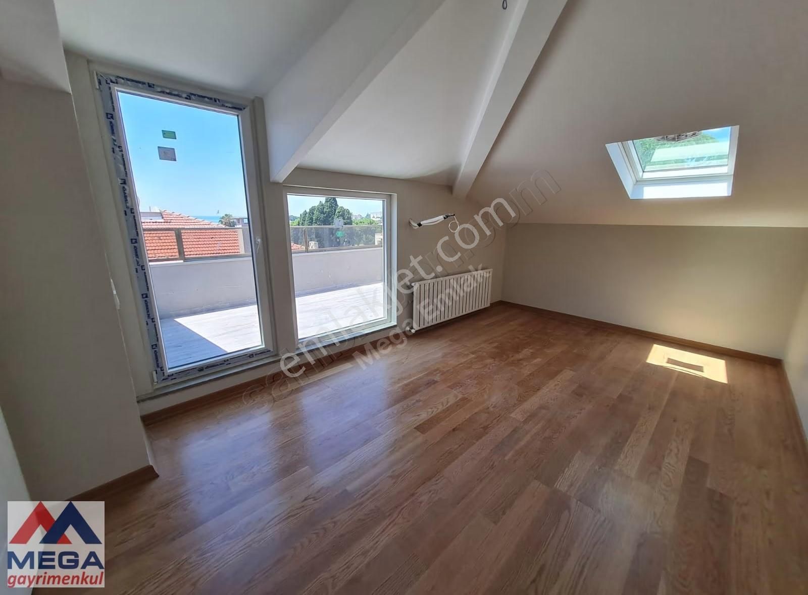 Dalyan Sahil 18 Mart Sokakta Teraslı Az Katlı Binada - Görsel 23