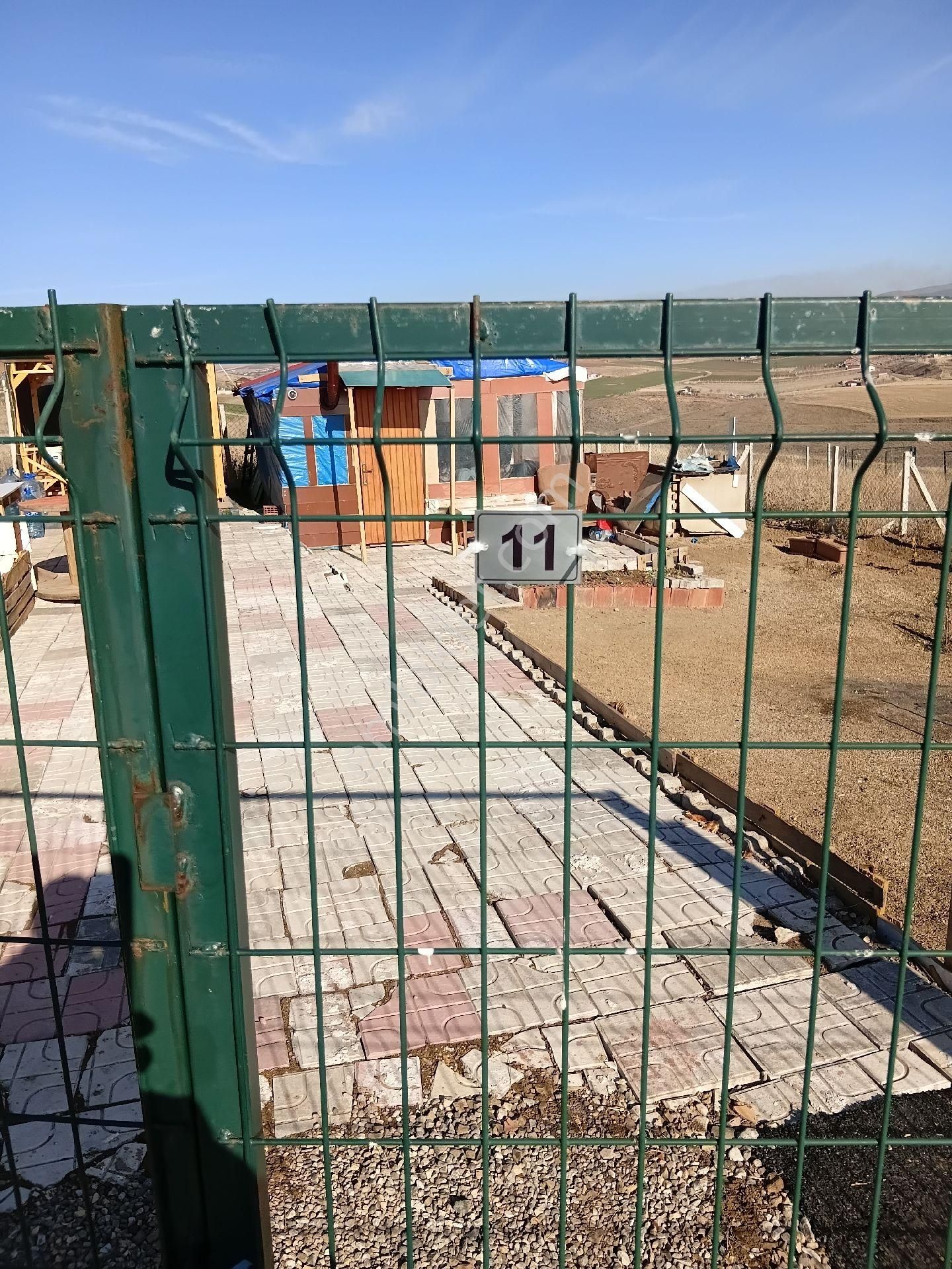 "içinde Ev Olan Veya Boş Hobi Bahçeleri"