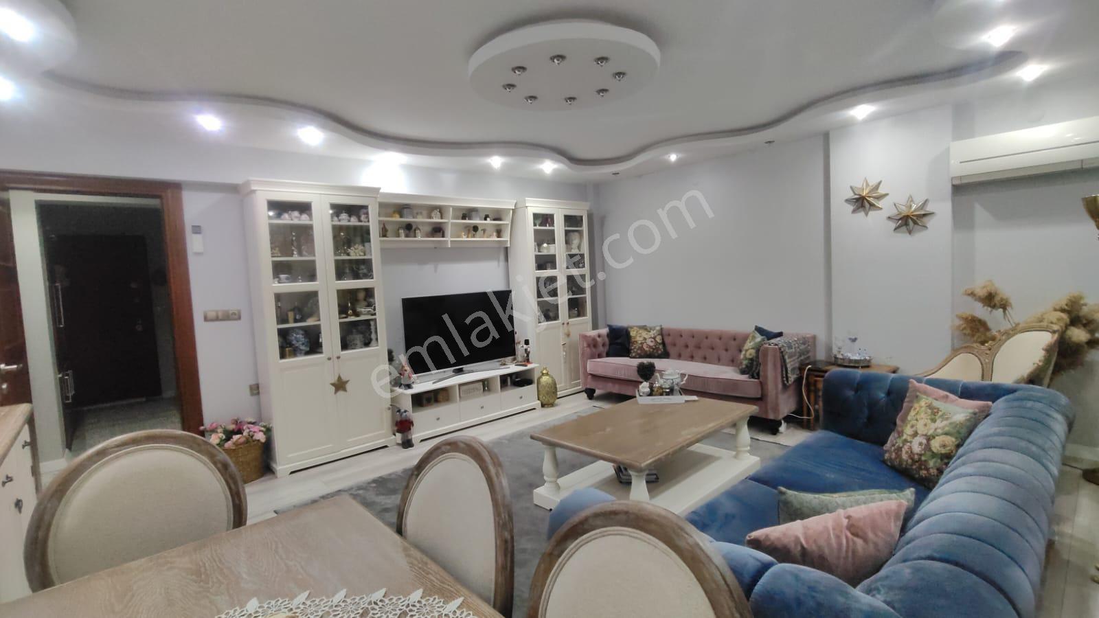 Merkez Efendi Mah.de 13 Yaşında Otoparklı 3+1 Daire Fırsatı - Görsel 3