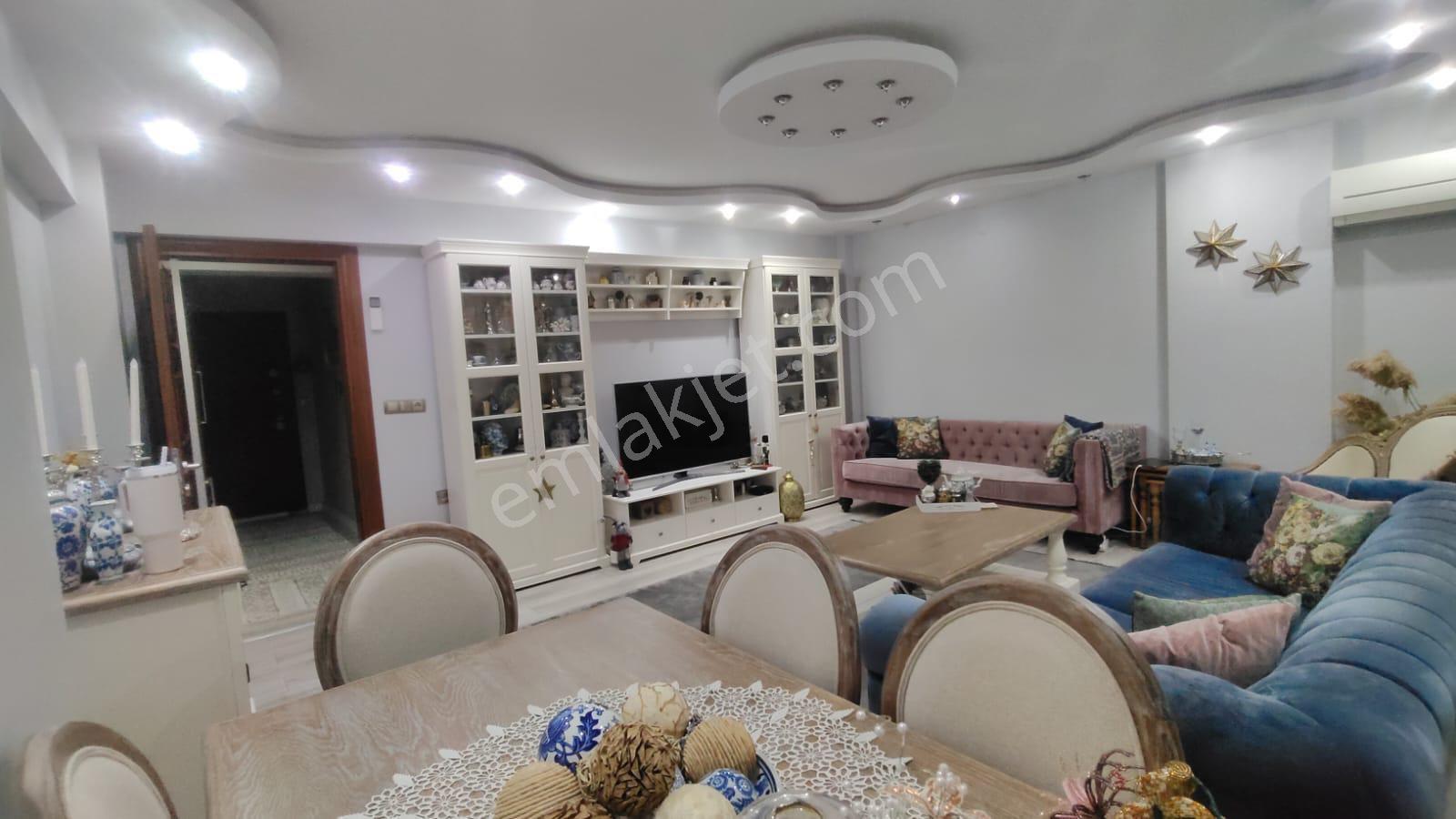 Merkez Efendi Mah.de 13 Yaşında Otoparklı 3+1 Daire Fırsatı - Görsel 4