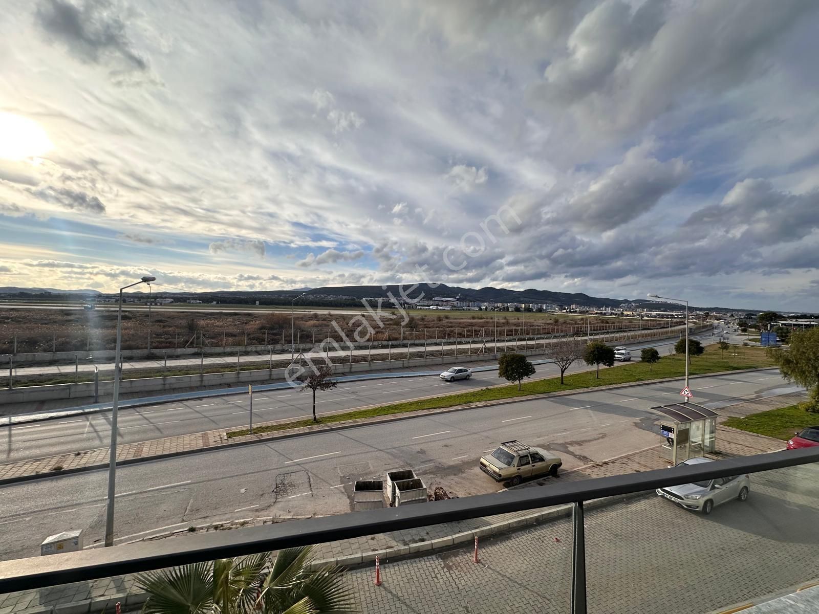 Emlak Buraya'dan Landor Sitesinde Teraslı 3+1 Kiralık Daire - Görsel 9