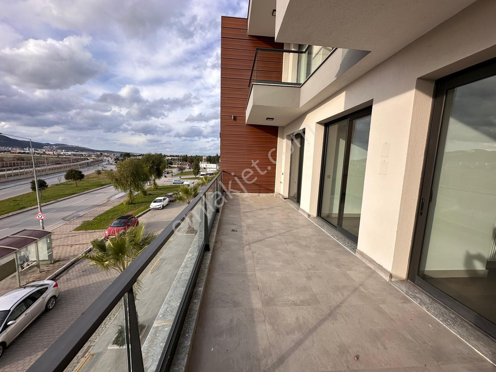 Emlak Buraya'dan Landor Sitesinde Teraslı 3+1 Kiralık Daire - Görsel 14