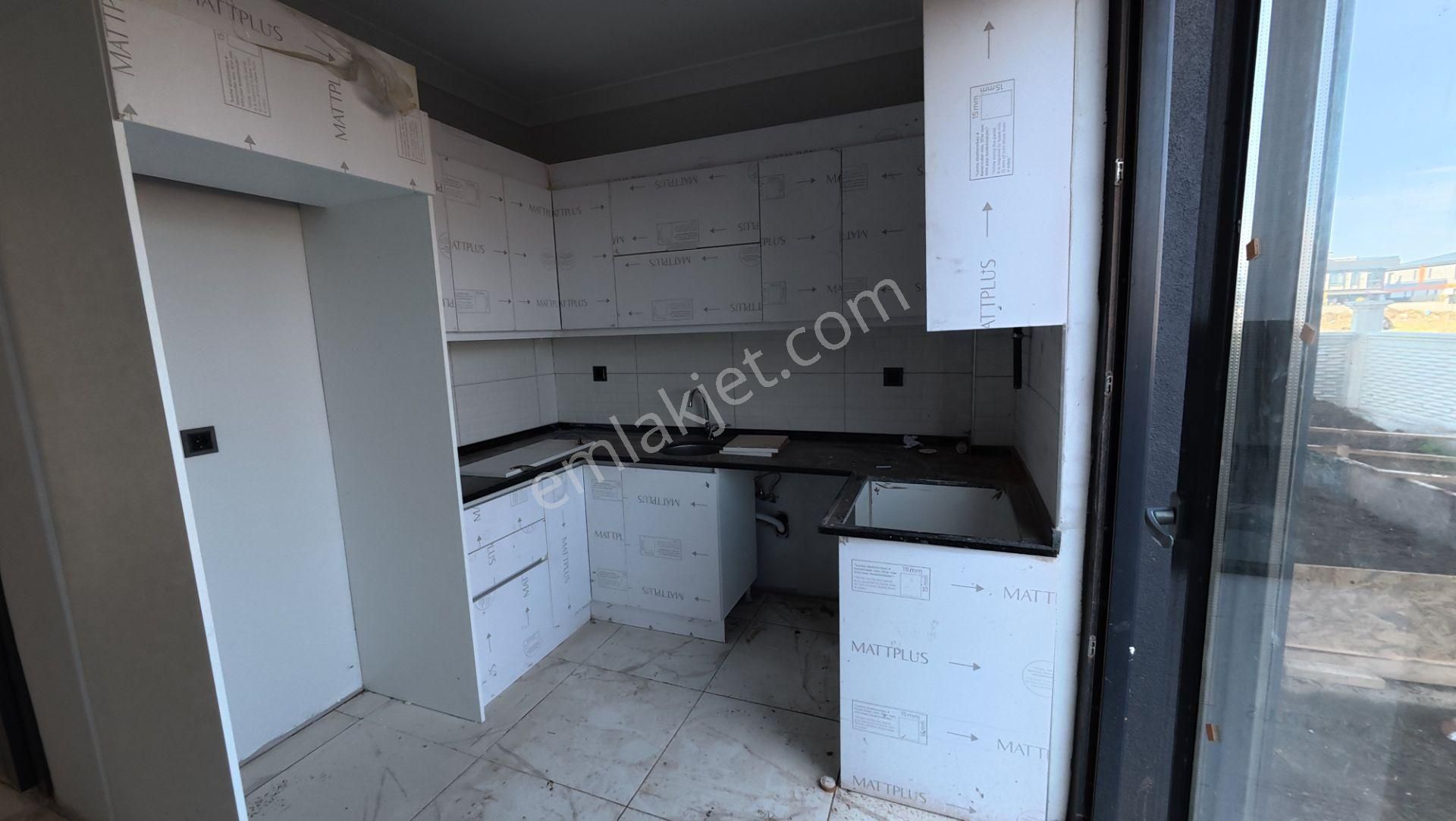 Sakarya Karasuda Mutfak Ayrı 3+1 Triplex Havuzu Villaa!!!! - Görsel 16