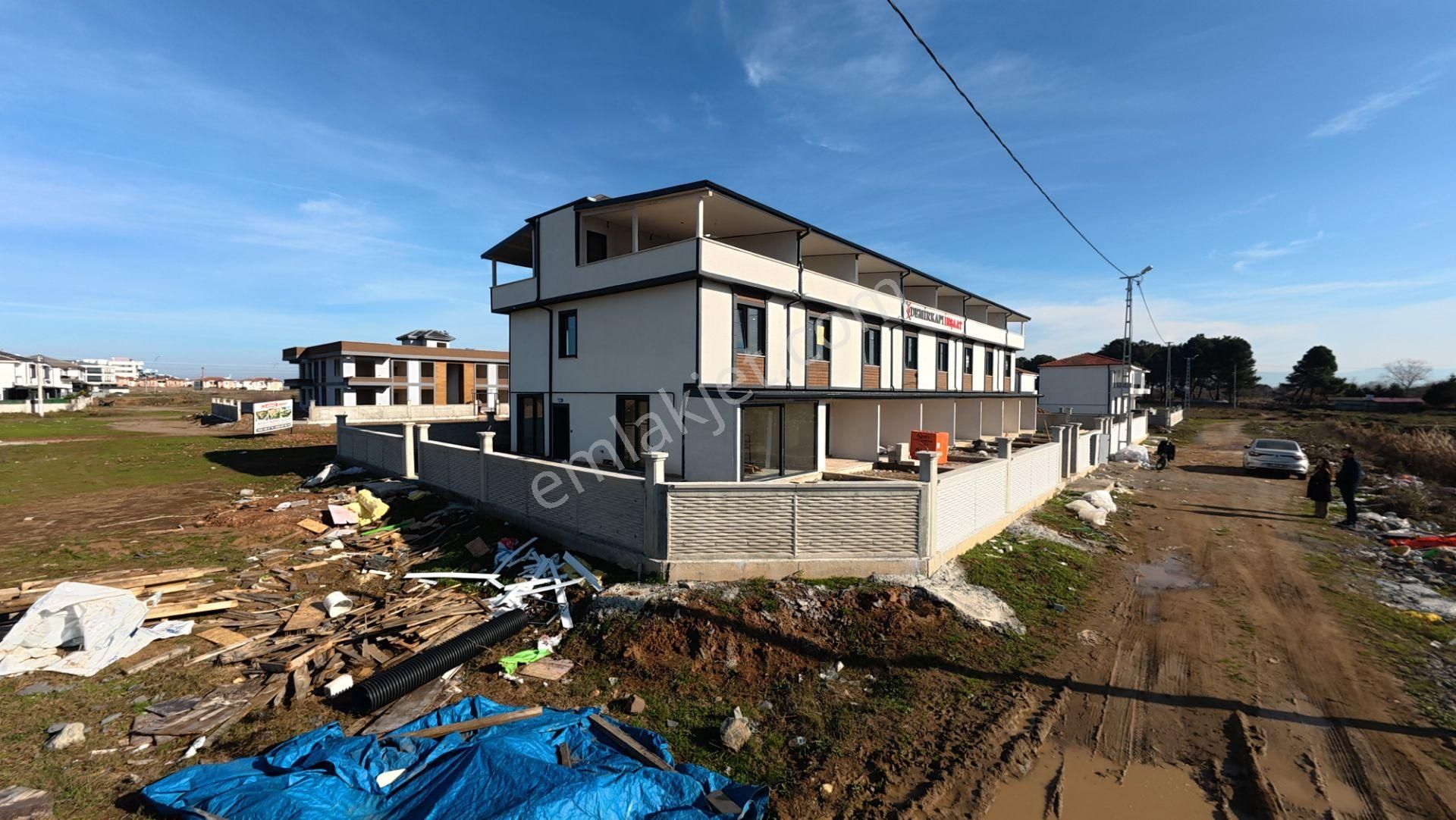 Sakarya Karasuda Mutfak Ayrı 3+1 Triplex Havuzu Villaa!!!!