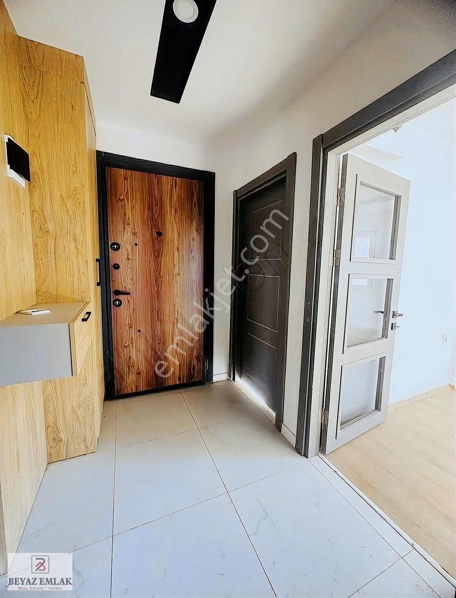 Beyaz Emlak'tan Tramvaya Yakın Havuzlu Kullanışı 2+1 Giriş Daire - Görsel 21