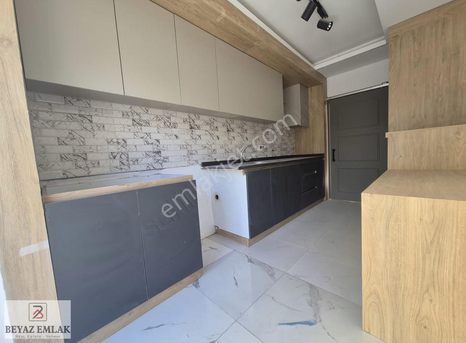 Aydoğmuş Mah. Havuzlu Sitede Ayrı Mutfaklı Modern Yapı Sıfır 2+1 - Görsel 30