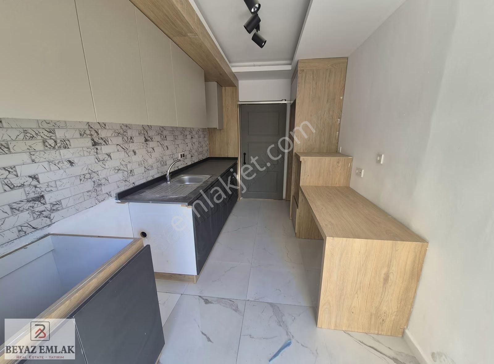 Aydoğmuş Mah. Havuzlu Sitede Ayrı Mutfaklı Modern Yapı Sıfır 2+1 - Görsel 23