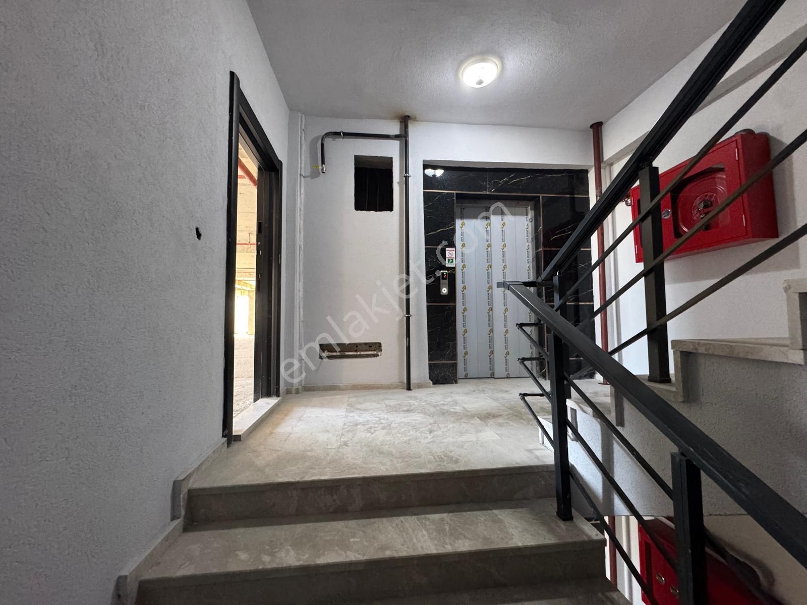 Merpa İnş.'tan Çerkezköy Tepe'de Cadde Üzeri Kiralık İş Merkezi - Görsel 16