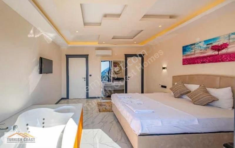 Emsallerden Çok Daha Özel Bir Villa! - Görsel 12