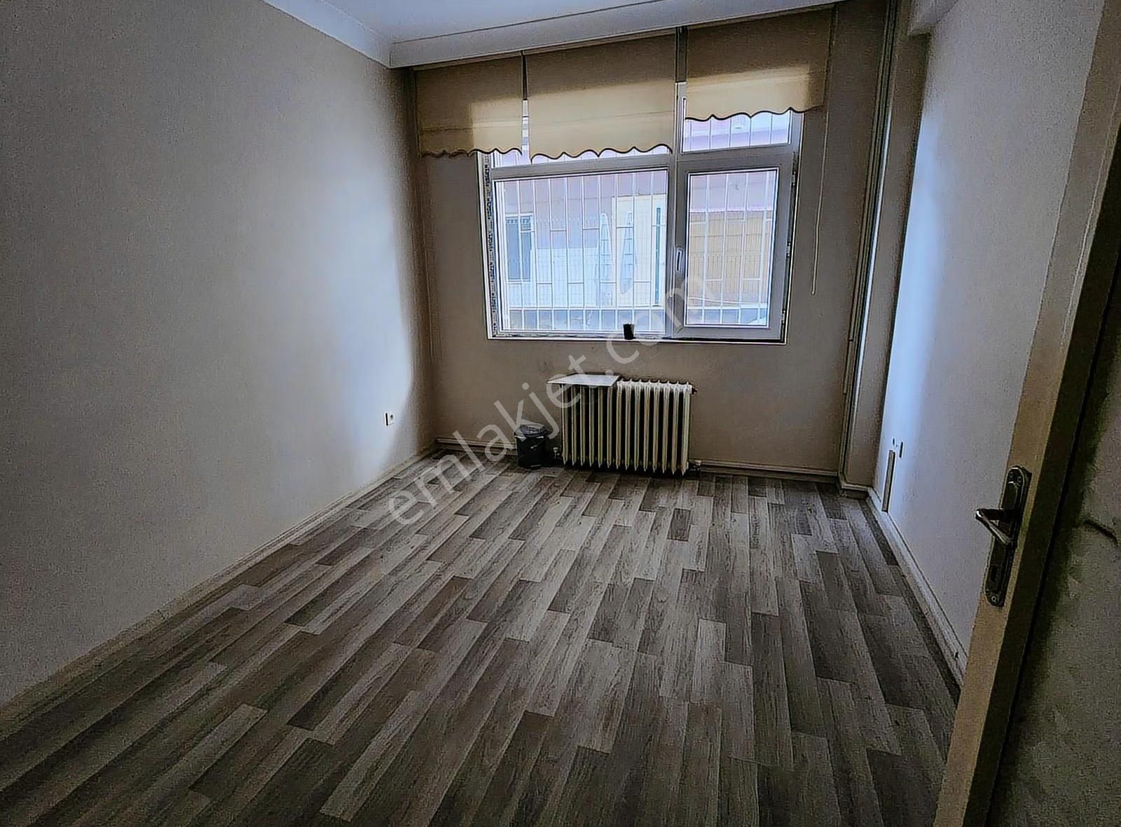 Kızılay Gmk Bulvarı 1.kat Ön Cephe Teras Kullanımlı Kiralık Ofis - Görsel 17