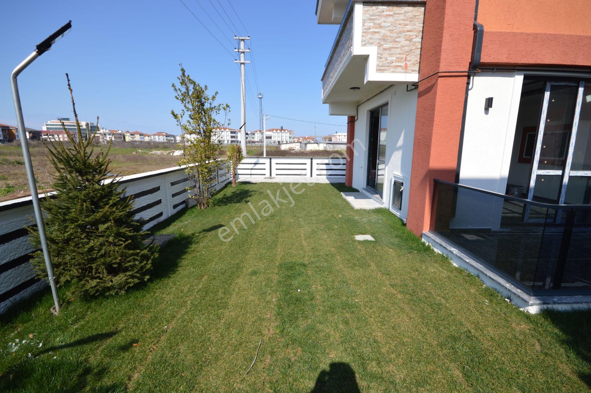 Karasu'da Site İçi Havuzlu - Bahçeli 4+1 Modern Villa - Görsel 9