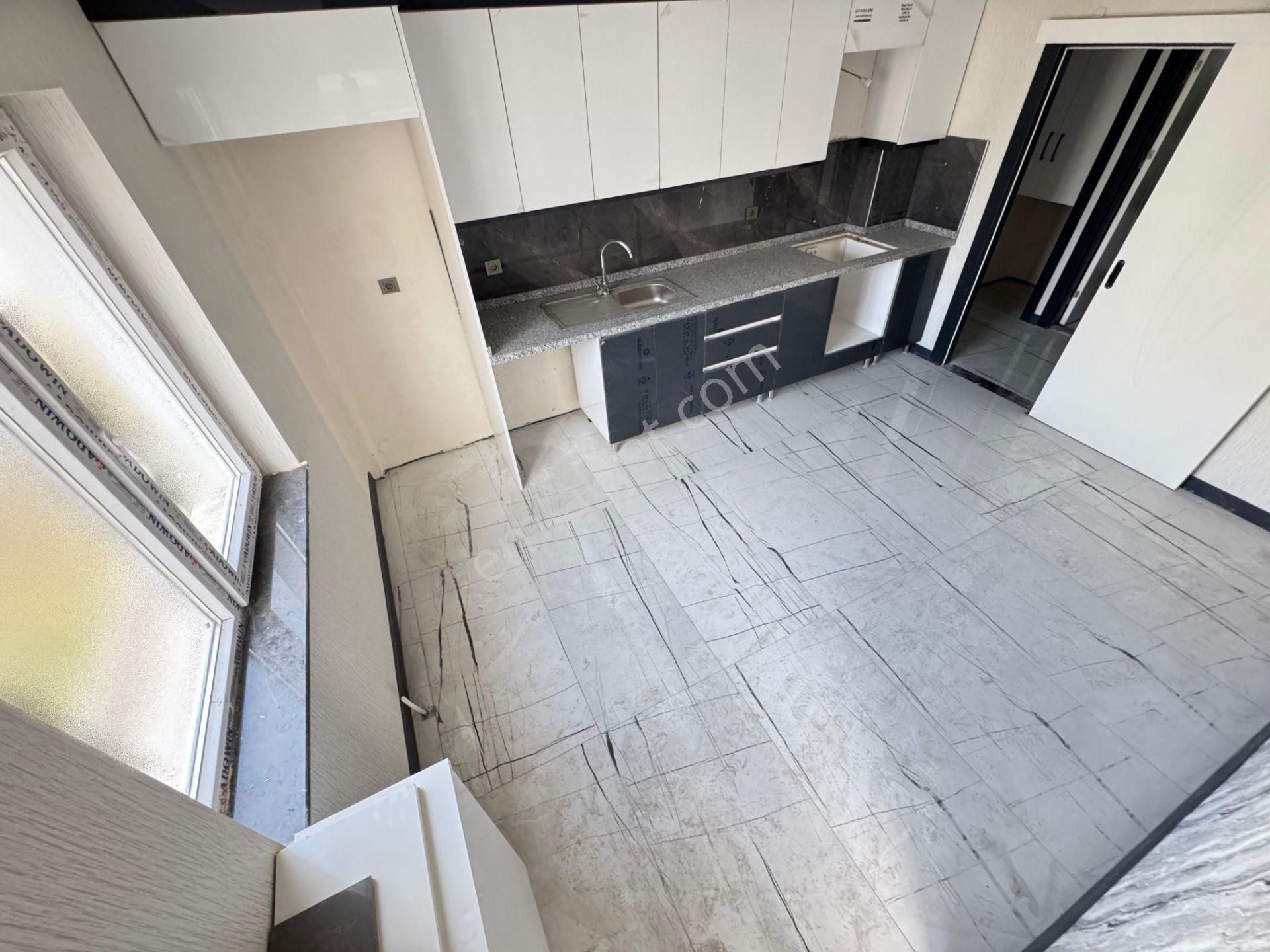 Yenikent Mustafa Kemal Mh.de 3+1 Okulla Bölgesinde Satılık Daire - Görsel 4