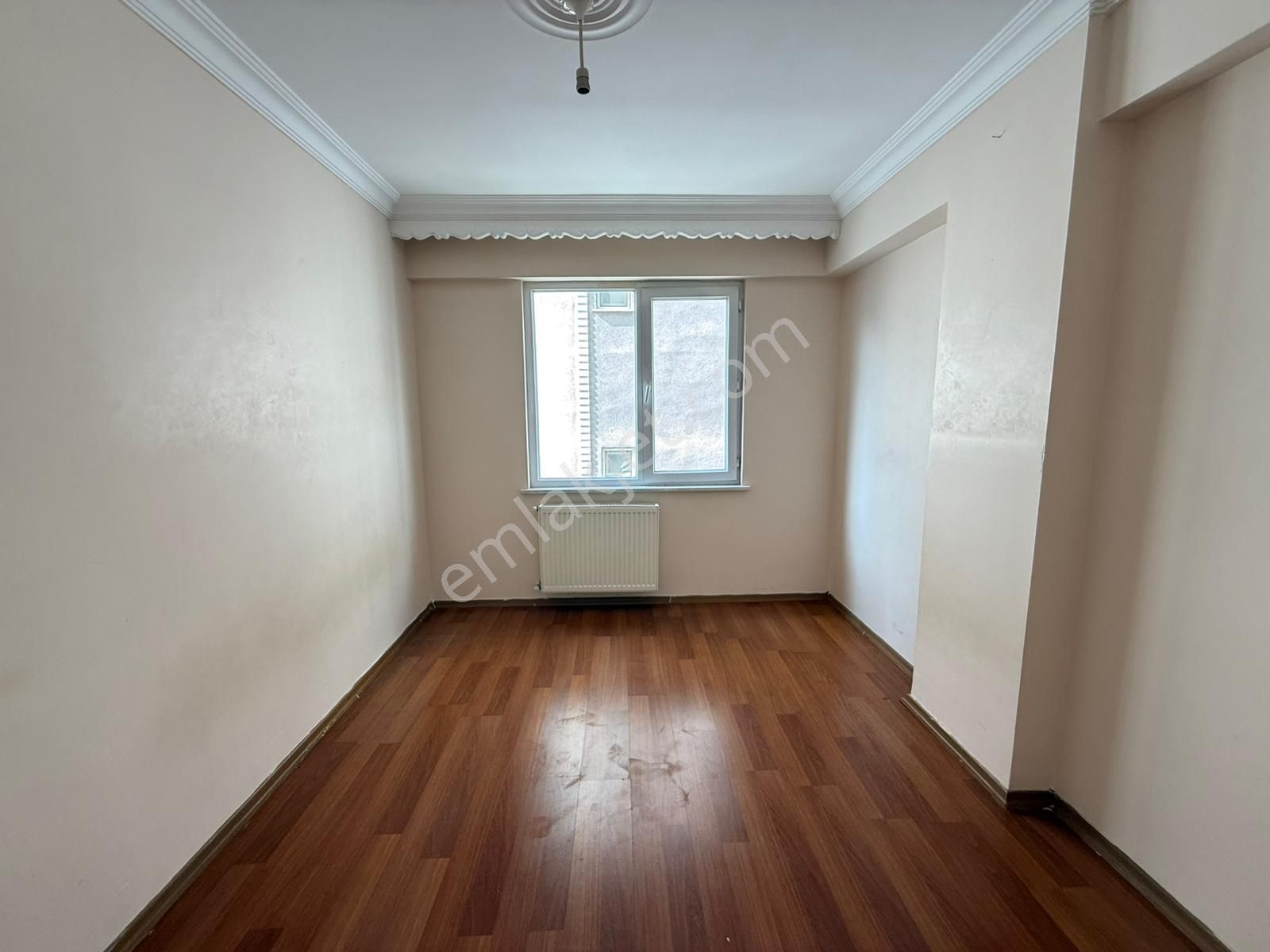 Akyüz Gayrimenkul Den; Merkezı Konumda Iskanlı,kombılı ,satılık 3+1 Daire - Görsel 33
