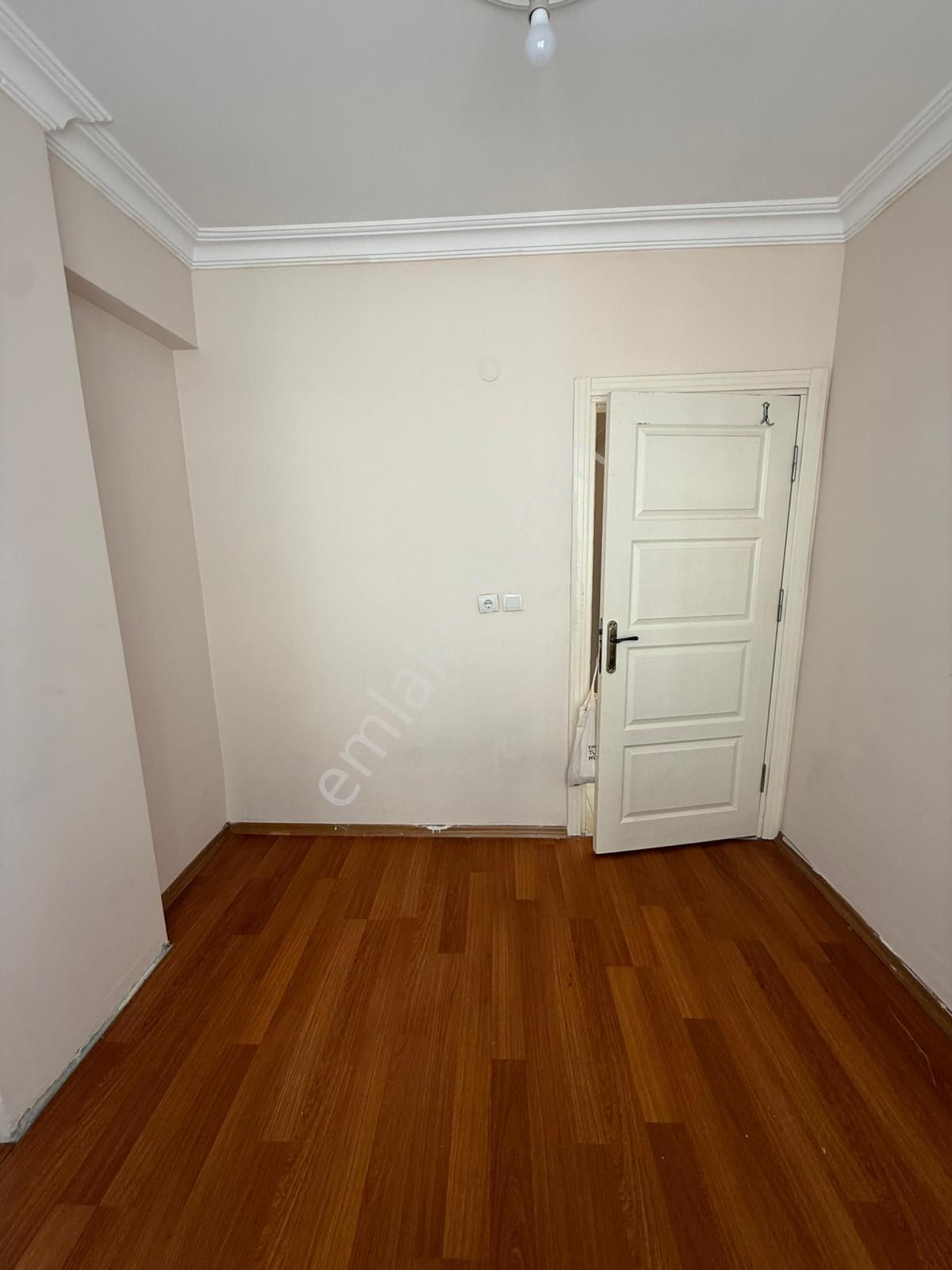 Akyüz Gayrimenkul Den; Merkezı Konumda Iskanlı,kombılı ,satılık 3+1 Daire - Görsel 28