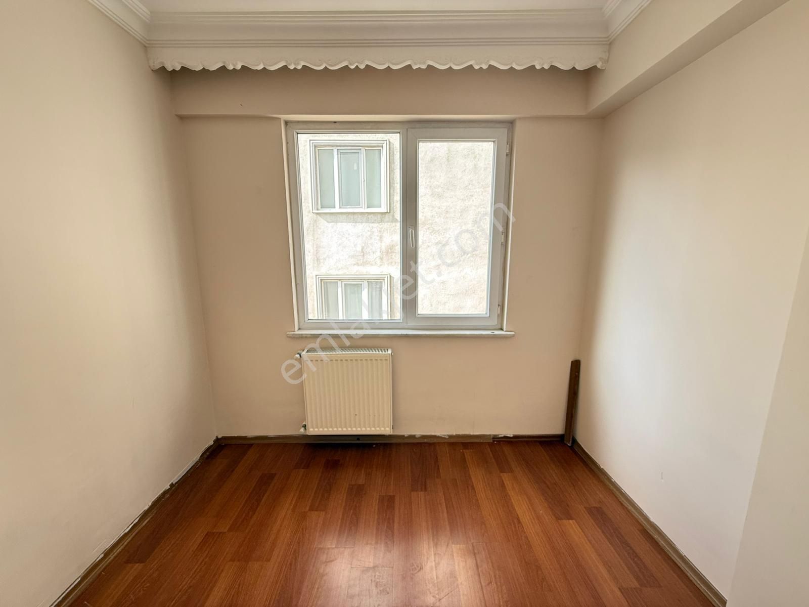 Akyüz Gayrimenkul Den; Merkezı Konumda Iskanlı,kombılı ,satılık 3+1 Daire - Görsel 32