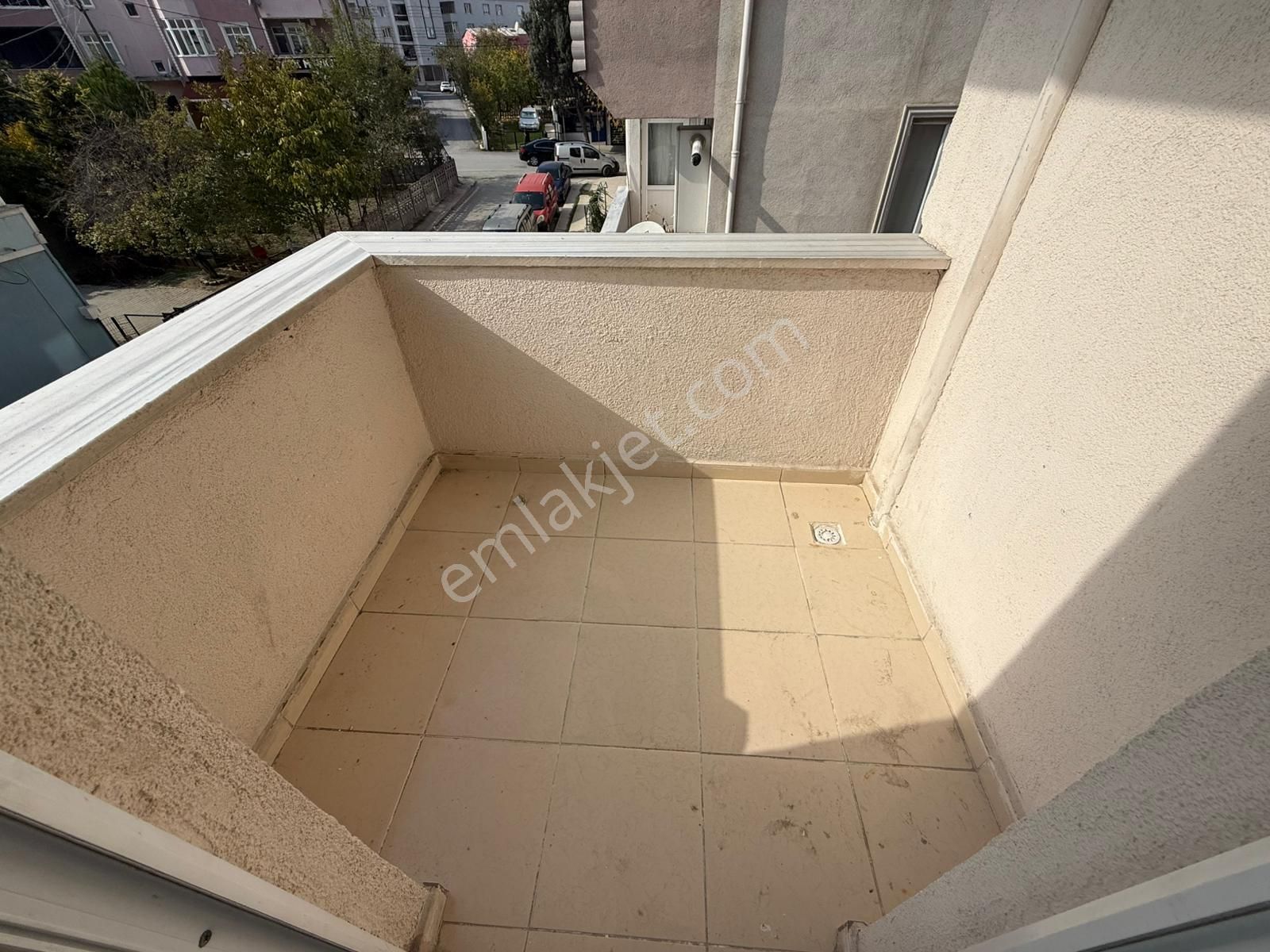Akyüz Gayrimenkul Den; Merkezı Konumda Iskanlı,kombılı ,satılık 3+1 Daire - Görsel 25