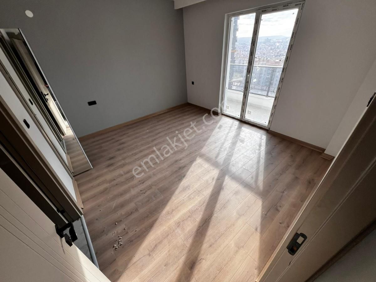 Metro Ve Hastaneye Yakın Mesafede 3+1 Ulra Lüks Daire İmkan! !!! - Görsel 18