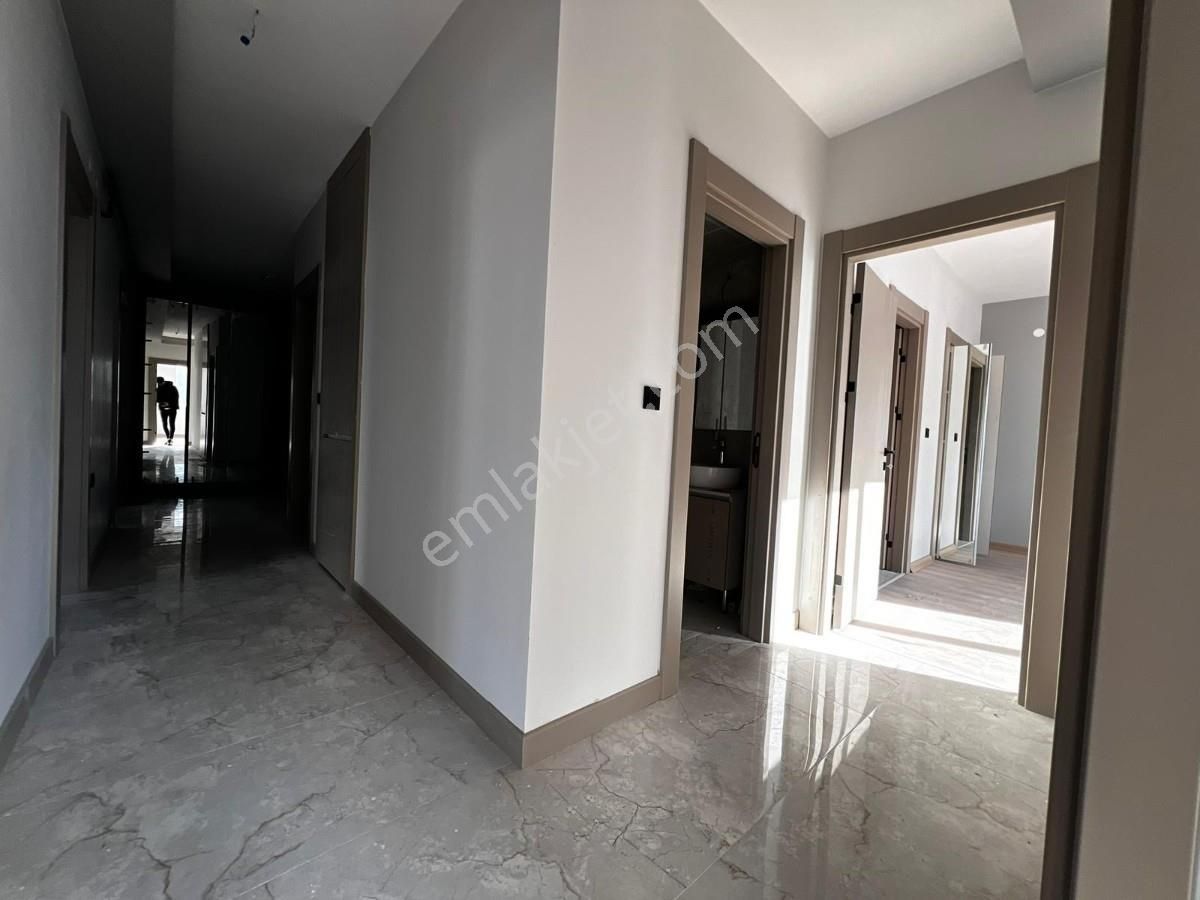 Metro Ve Hastaneye Yakın Mesafede 3+1 Ulra Lüks Daire İmkan! !!! - Görsel 27