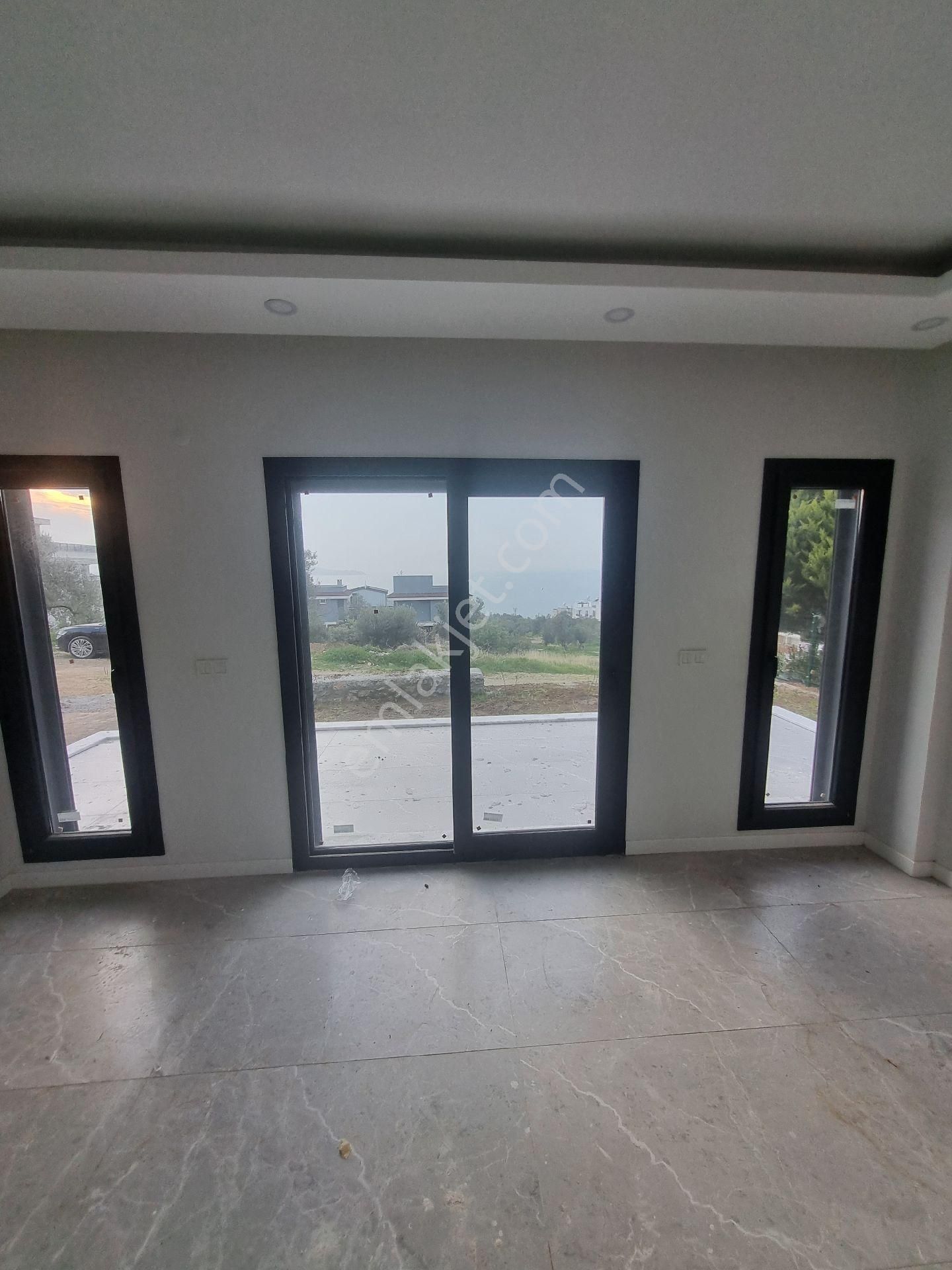 Premar Ayvada'dan Pelitköy Sahilde Sıfır Tripleks Villa - Görsel 12