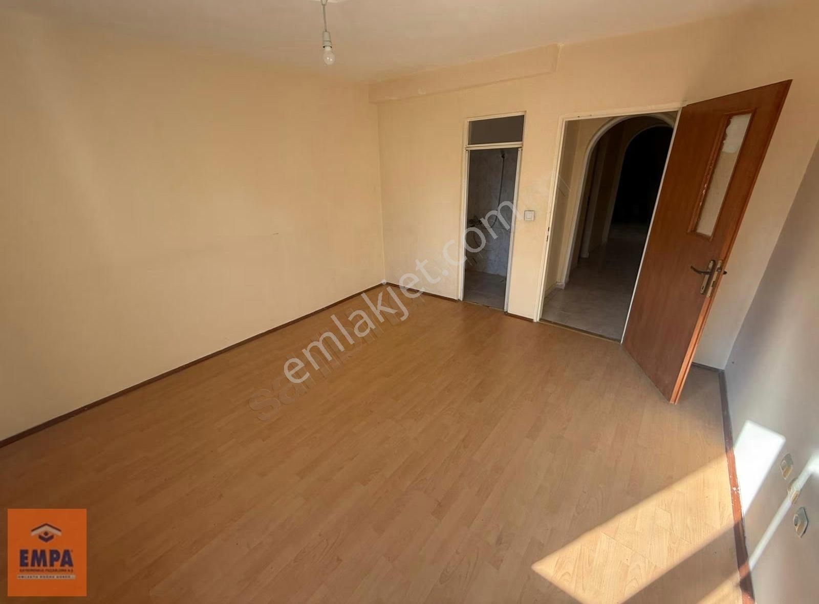 Ahimesut Mahallesinde Site İçi Ara Kat Satılık 4+1 Daire - Görsel 2