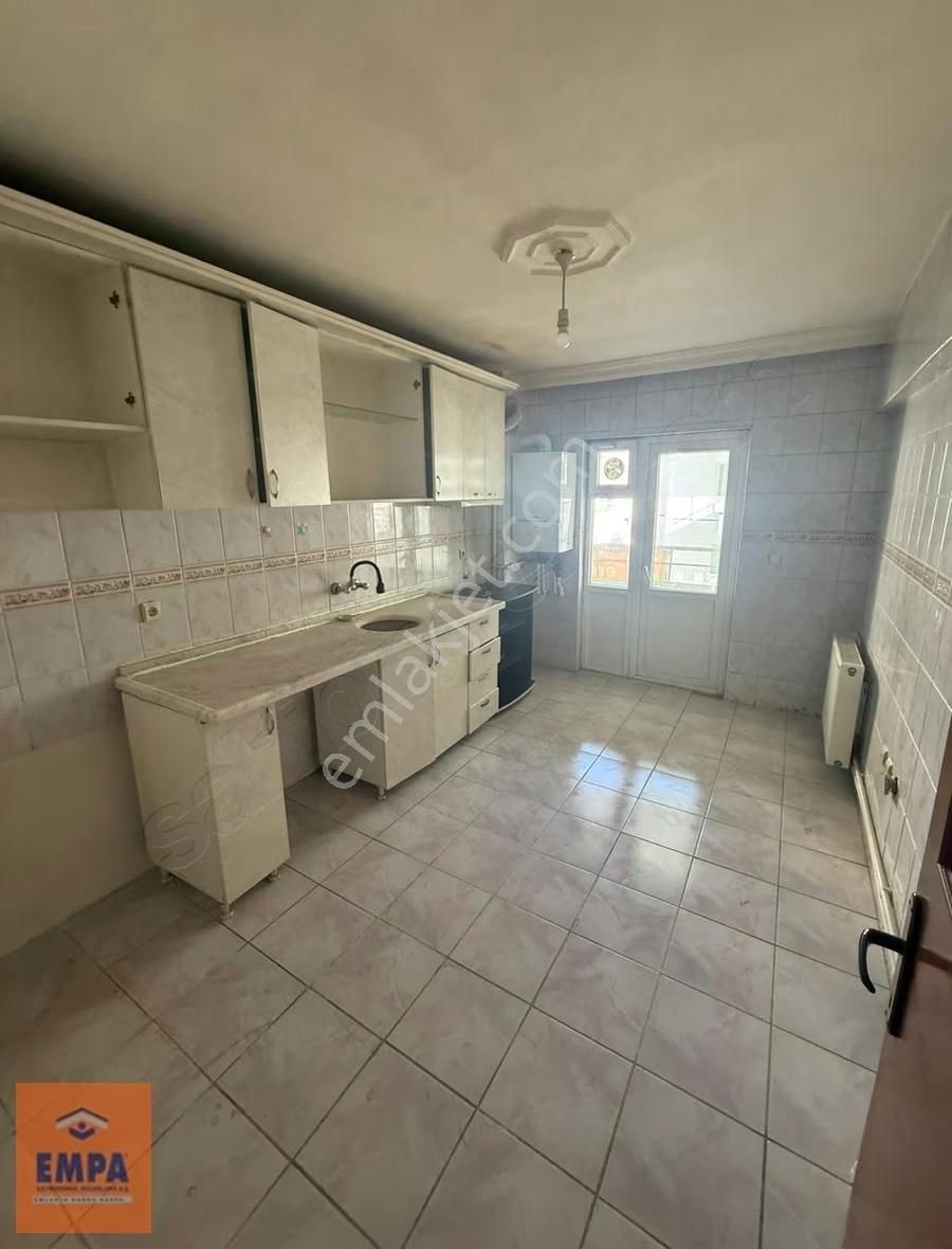 Ahimesut Mahallesinde Site İçi Ara Kat Satılık 4+1 Daire - Görsel 5