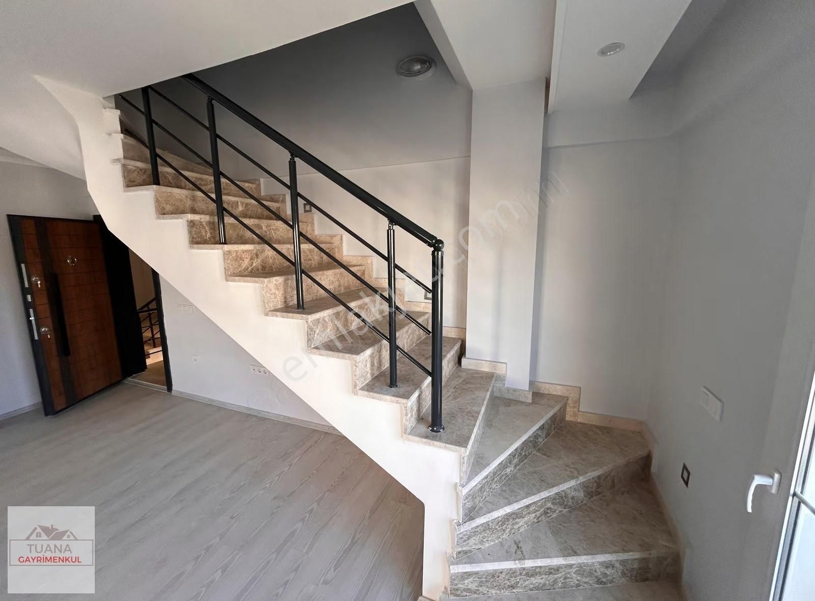 Tuana Gayrimenkul'den Gülpınarda 2+1 Çatı Dublex - Görsel 2