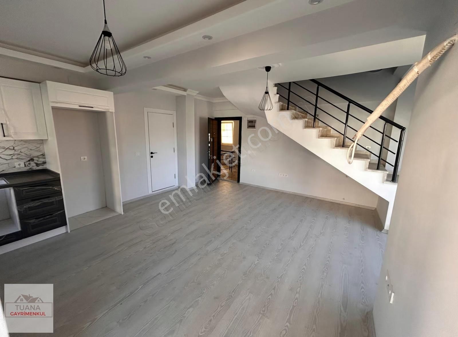 Tuana Gayrimenkul'den Gülpınarda 2+1 Çatı Dublex - Görsel 3