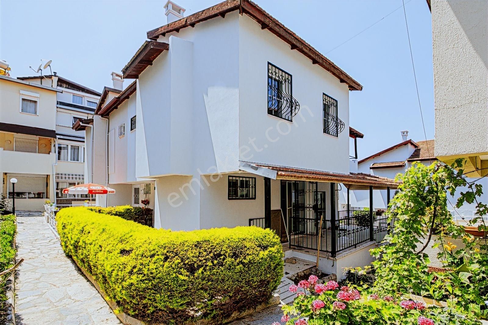 Kadınlar Denizi Plaja Yürüme Mesafesinde 3+1 Satılık Yazlık!