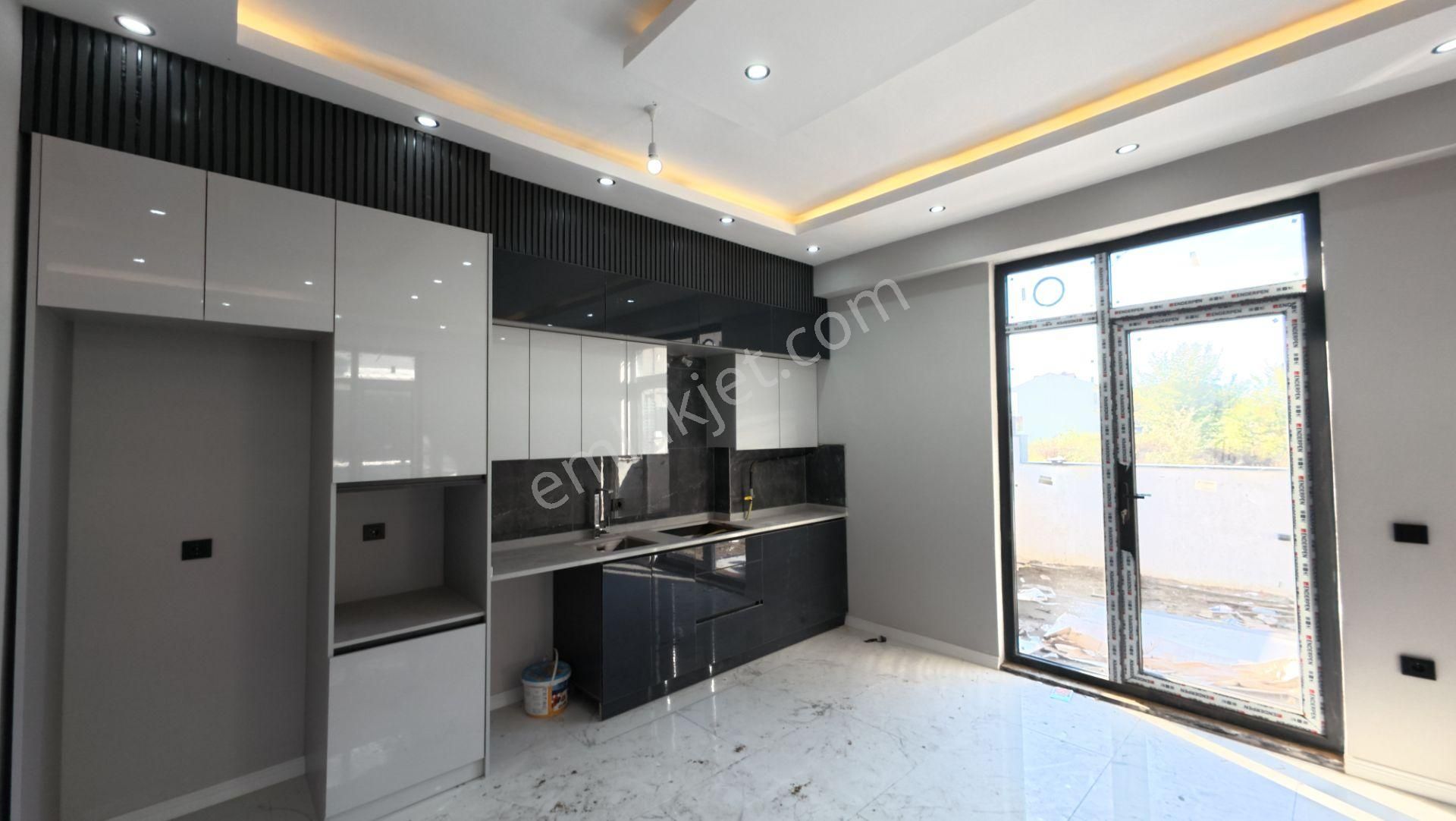 Sakarya Kocaali'de Geniş Bahçeli 4+1 Modern Villa - Görsel 14