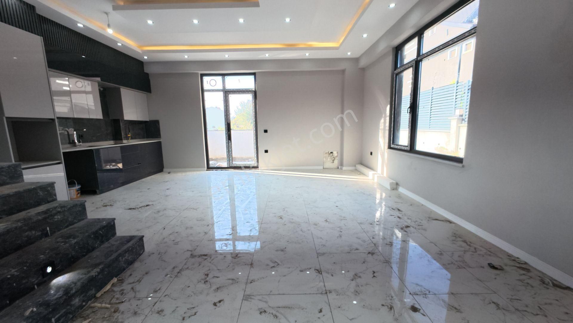 Sakarya Kocaali'de Geniş Bahçeli 4+1 Modern Villa - Görsel 9