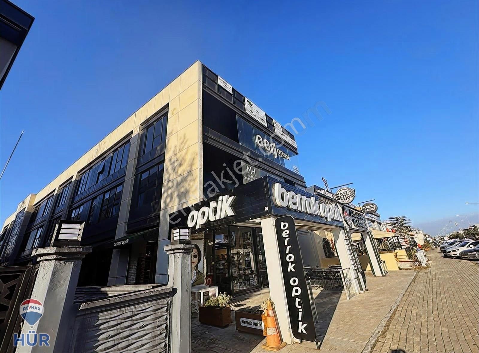 Ayfer Sever'den Serdivan M.yazıcıoğlu Bulv.ön Cephe Kiralık Ofis - Görsel 15