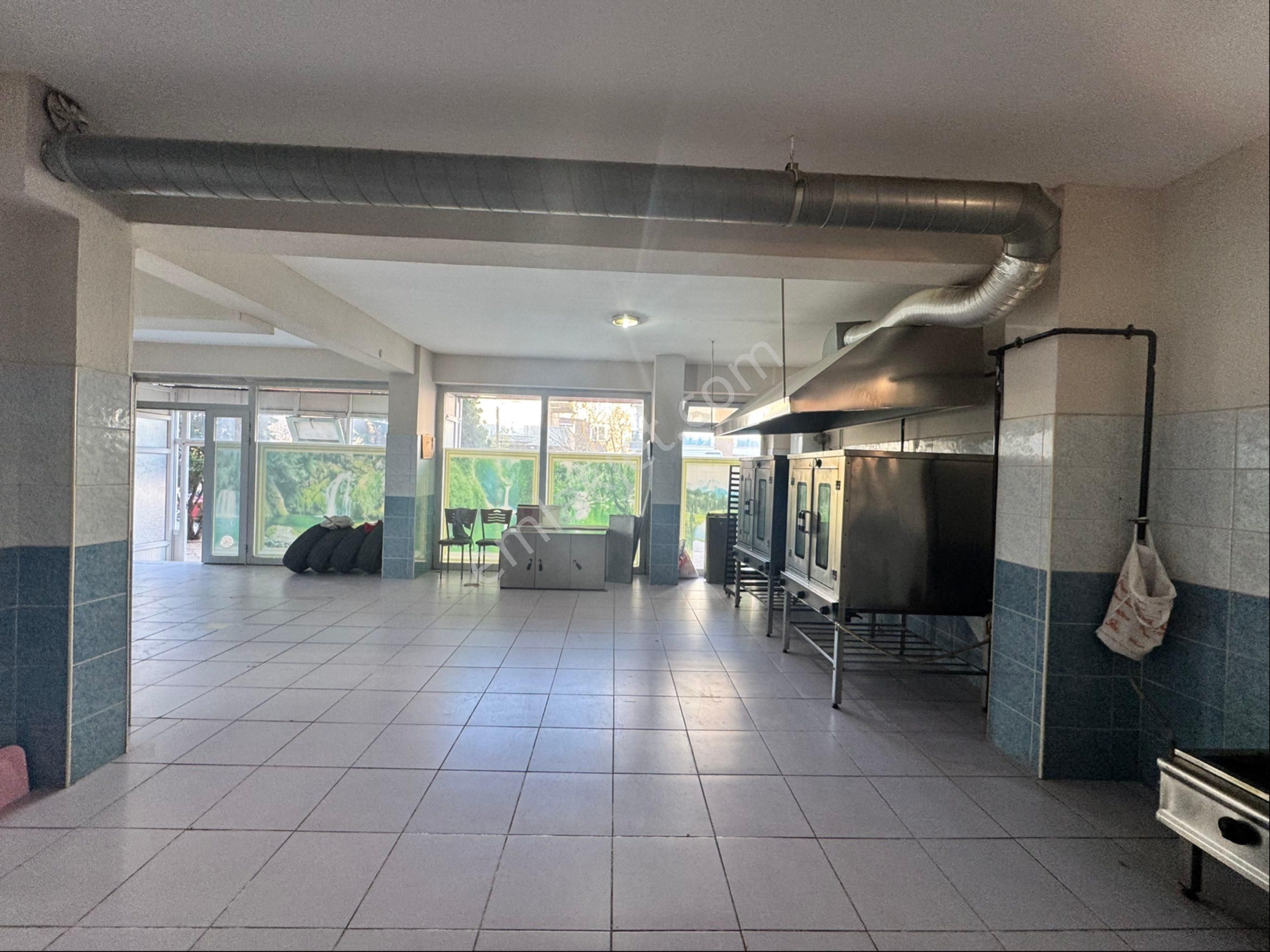 Fevzipaşa Mahallesin De Satılık 194m Dükkan