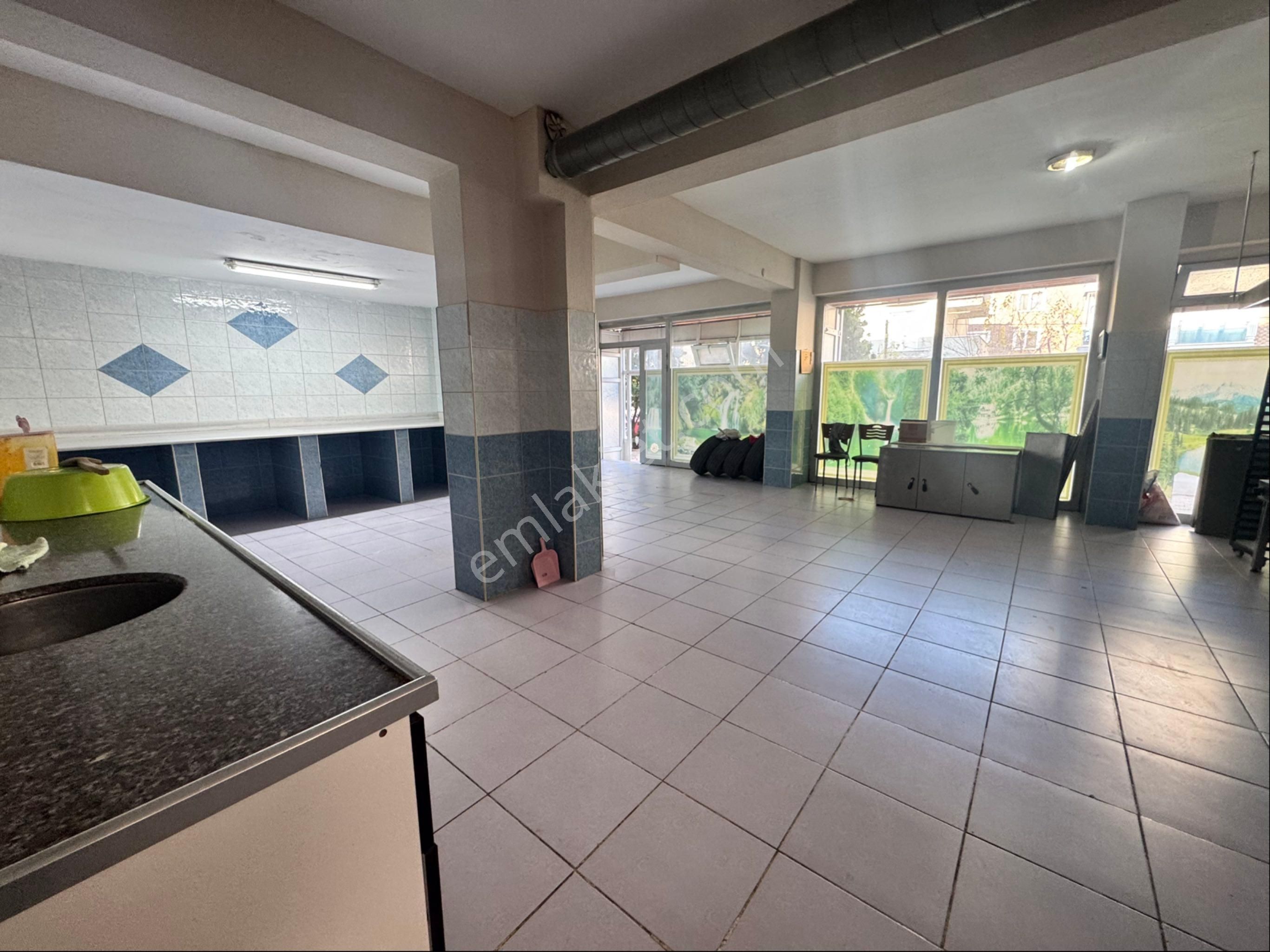 Fevzipaşa Mahallesin De Satılık 194m Dükkan - Görsel 14