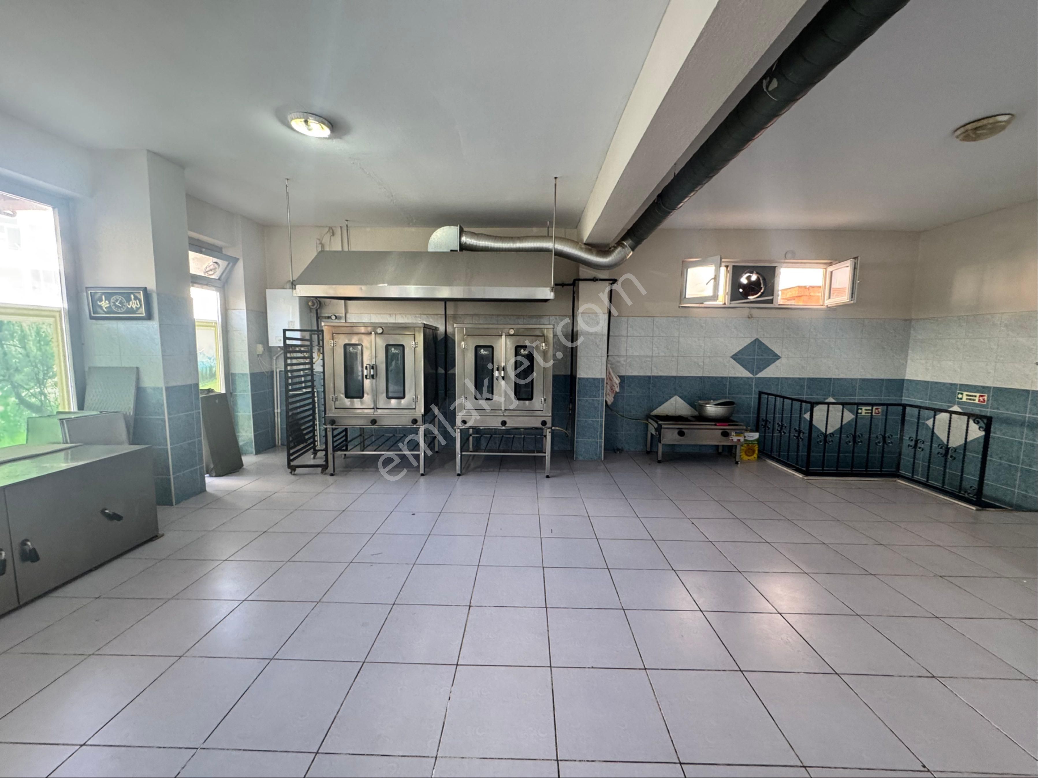 Fevzipaşa Mahallesin De Satılık 194m Dükkan - Görsel 24