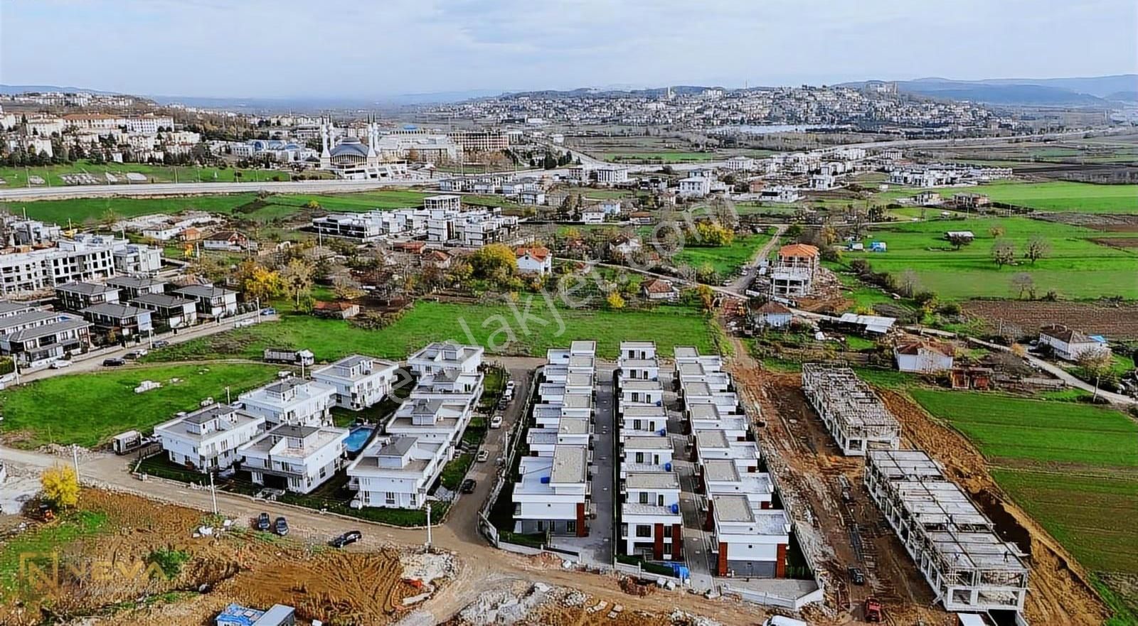 Adapazarı Karapınar Mah. Kiralık 4+1 244 M2 Tripleks Villa - Görsel 26