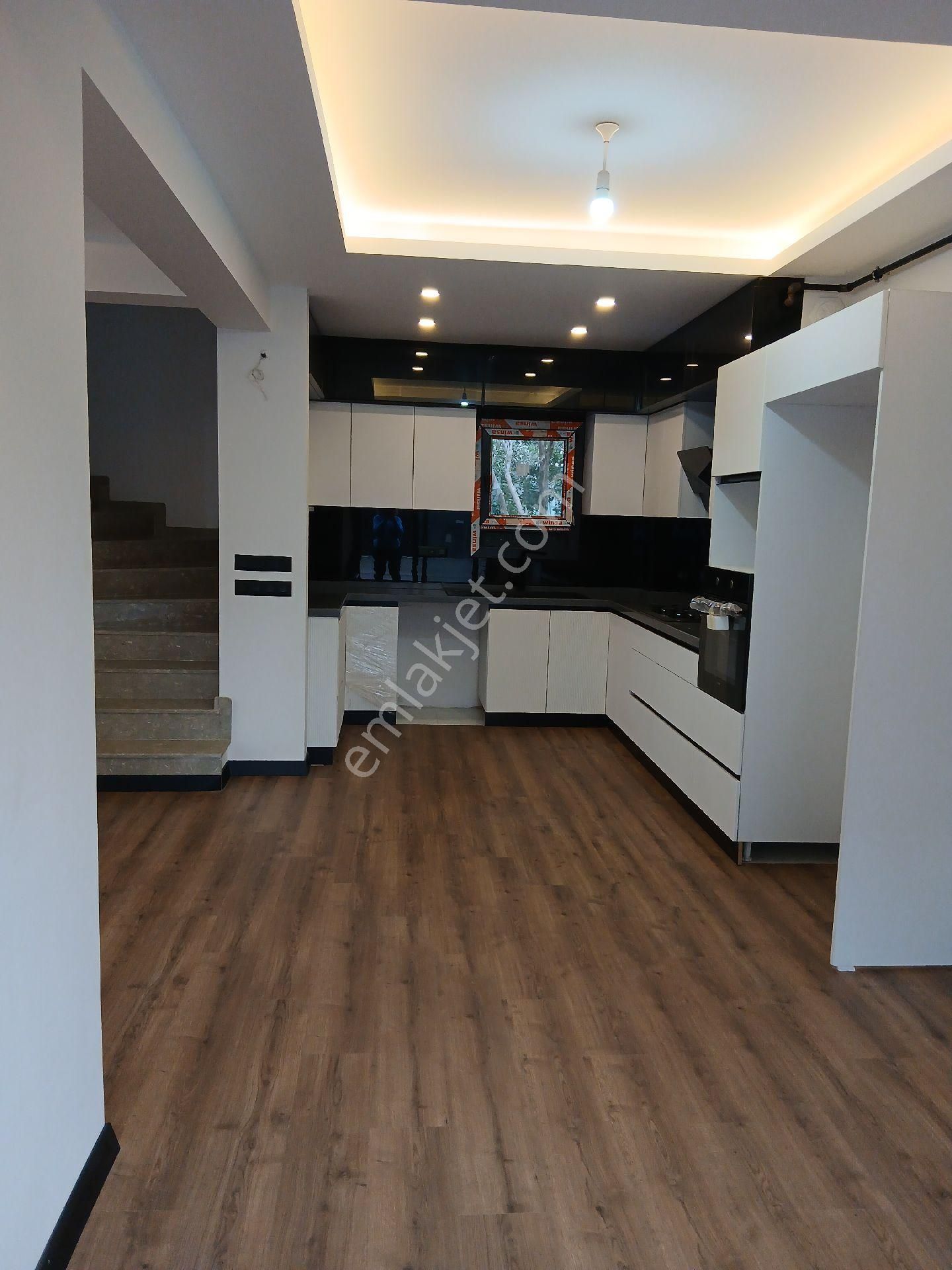 Geniş Bahçeli Müstakil Lüks Villa - Görsel 18