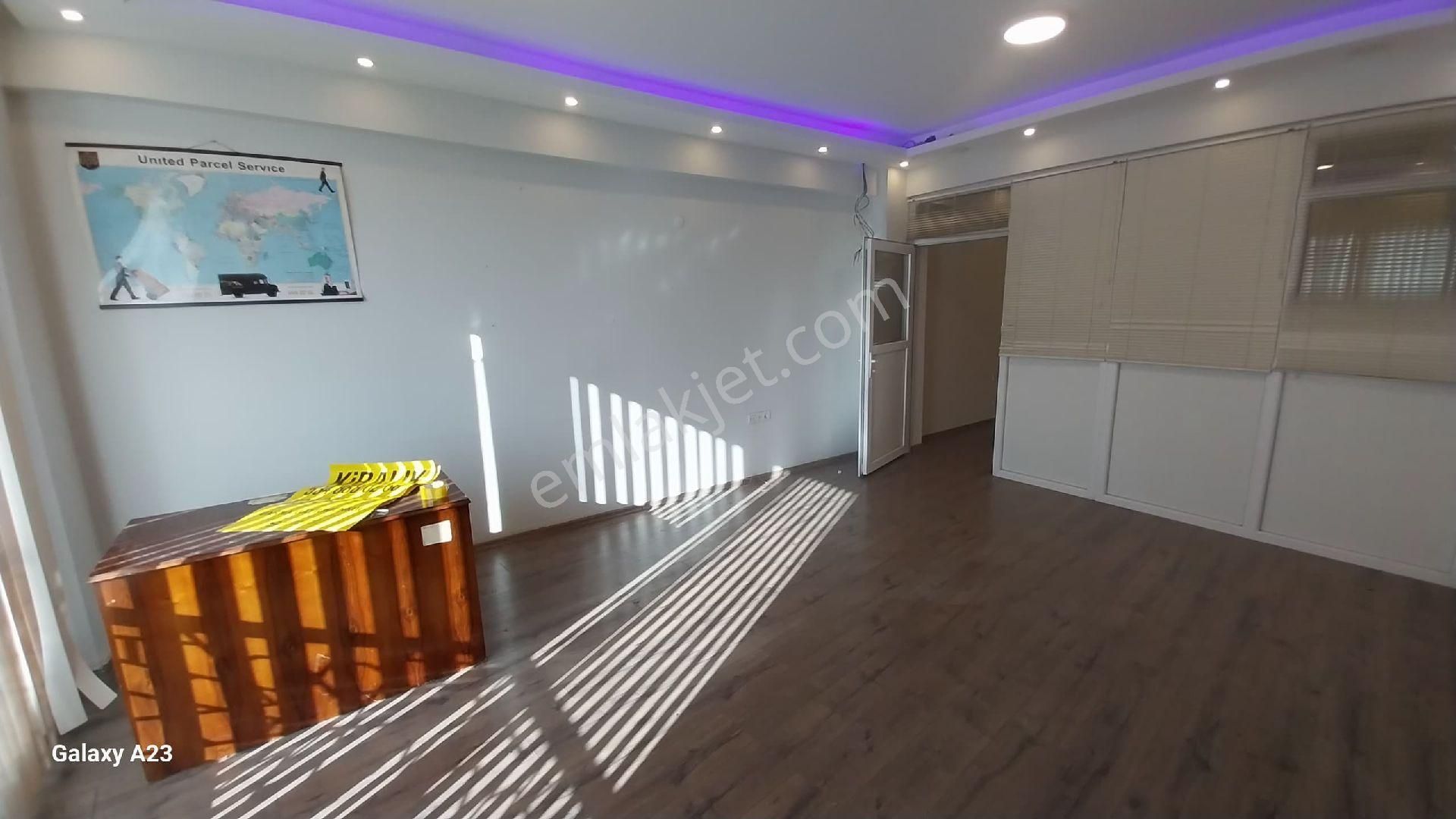 Menderes Merkez 1+1 Ofis Büro - Görsel 5