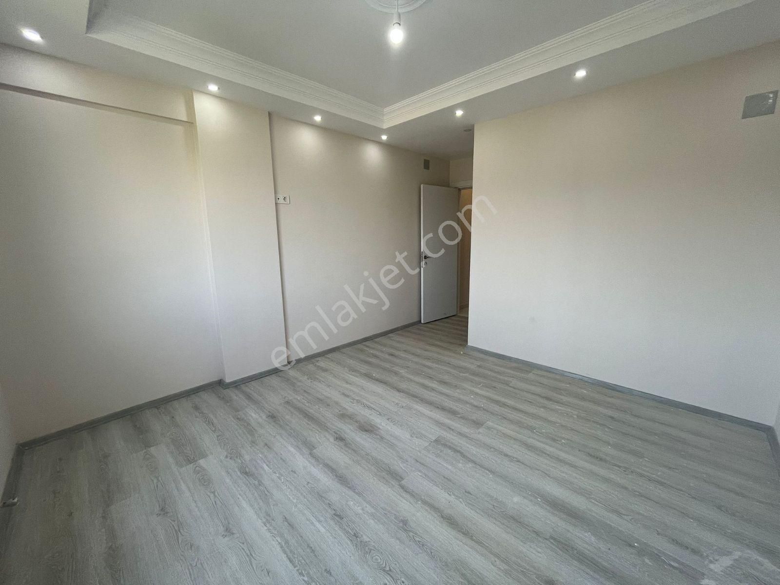 Havuzlu Sitede Y.giriş Satılık Daire - Görsel 2