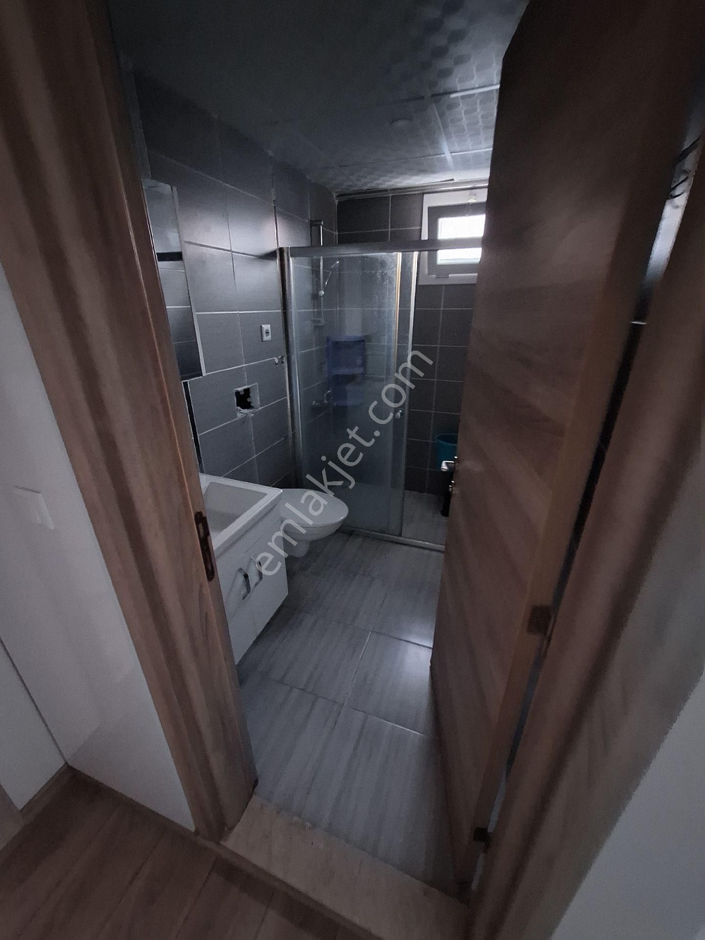 Üniversiteye Yürüme Mesafesinde Cafeler Sokağında - Görsel 5