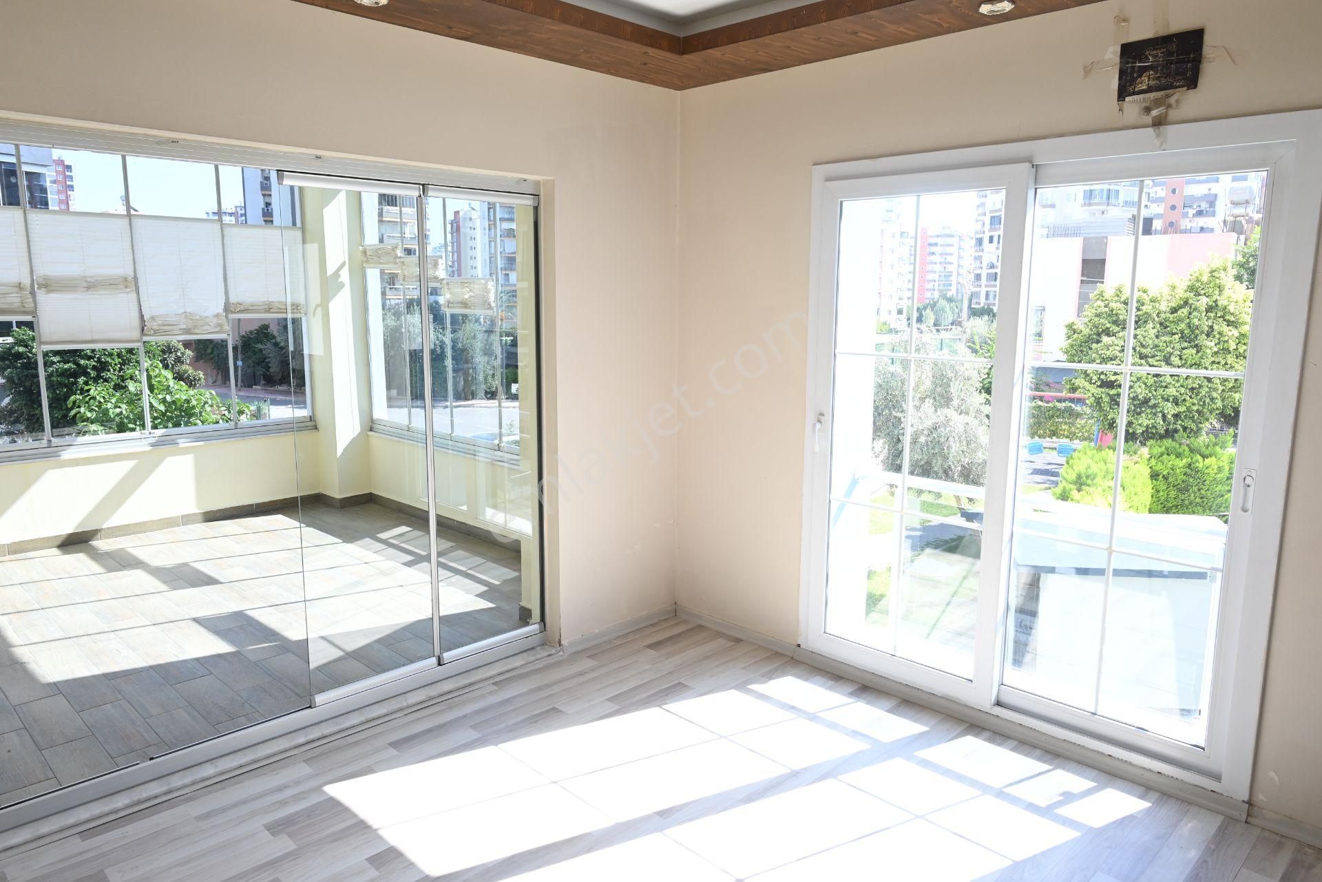 Üstünkent Emlak'tan Site İçi 4+1 Geniş Ferah Havuzlu Kiralık - Görsel 10