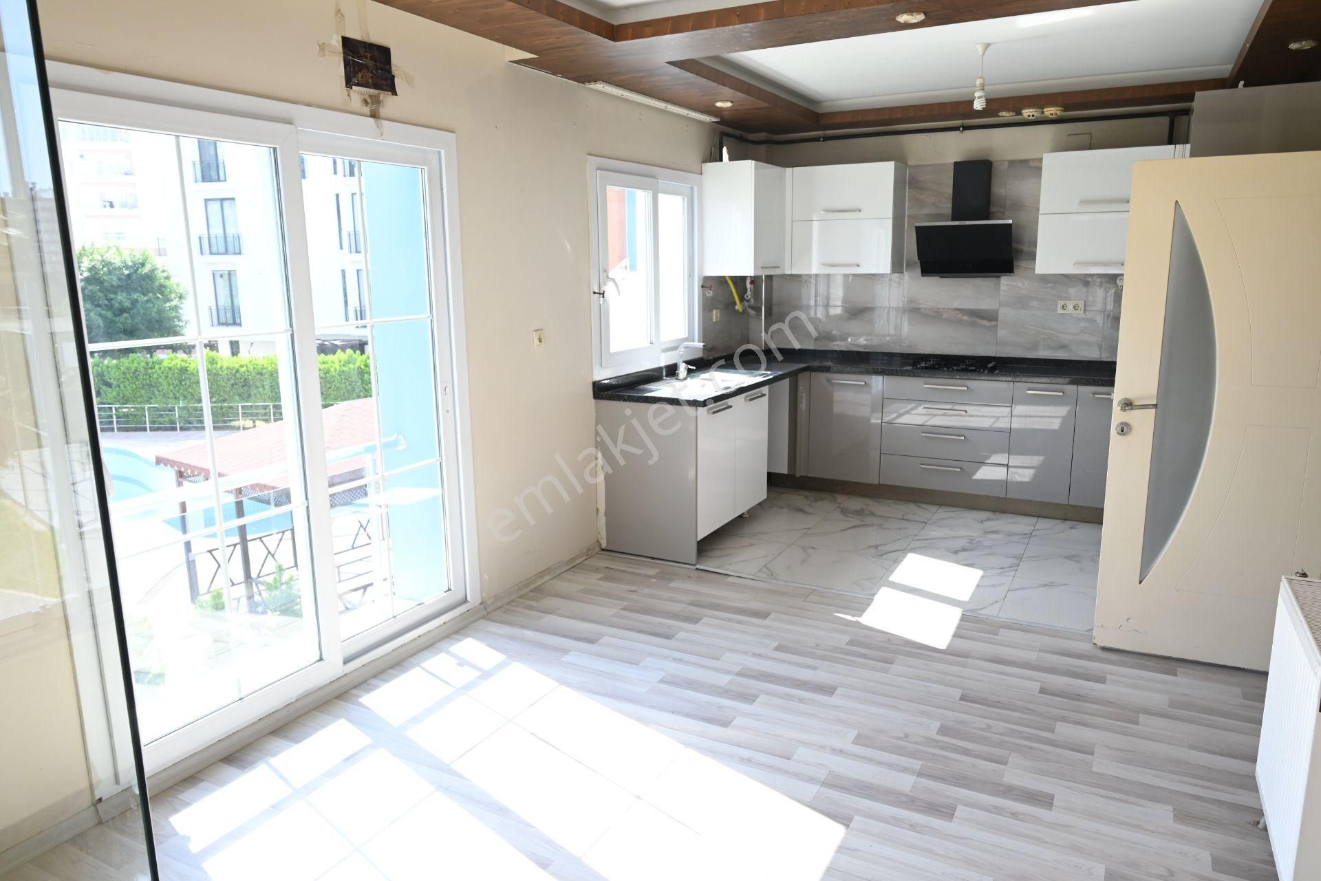 Üstünkent Emlak'tan Site İçi 4+1 Geniş Ferah Havuzlu Kiralık - Görsel 4