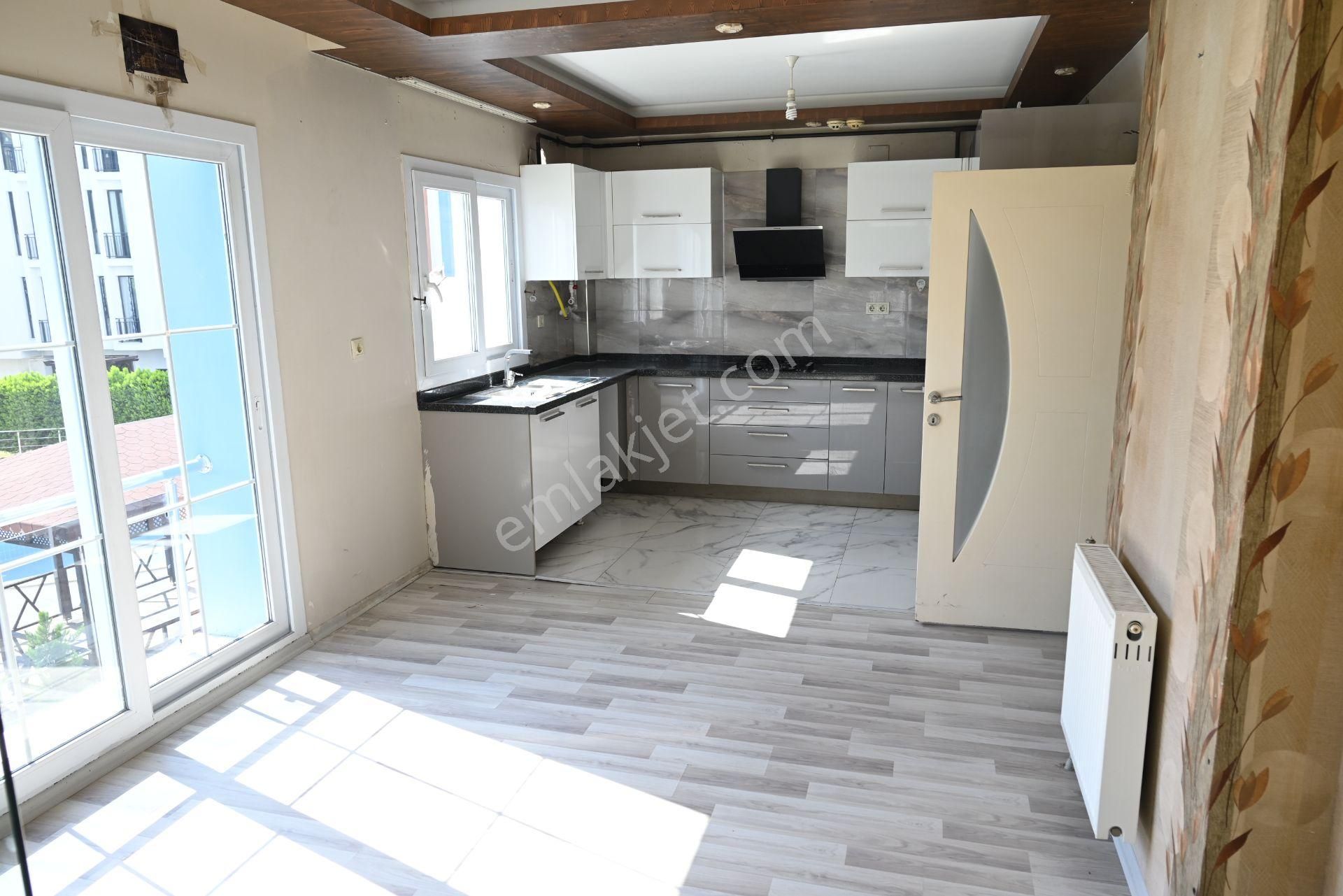 Üstünkent Emlak'tan Site İçi 4+1 Geniş Ferah Havuzlu Kiralık