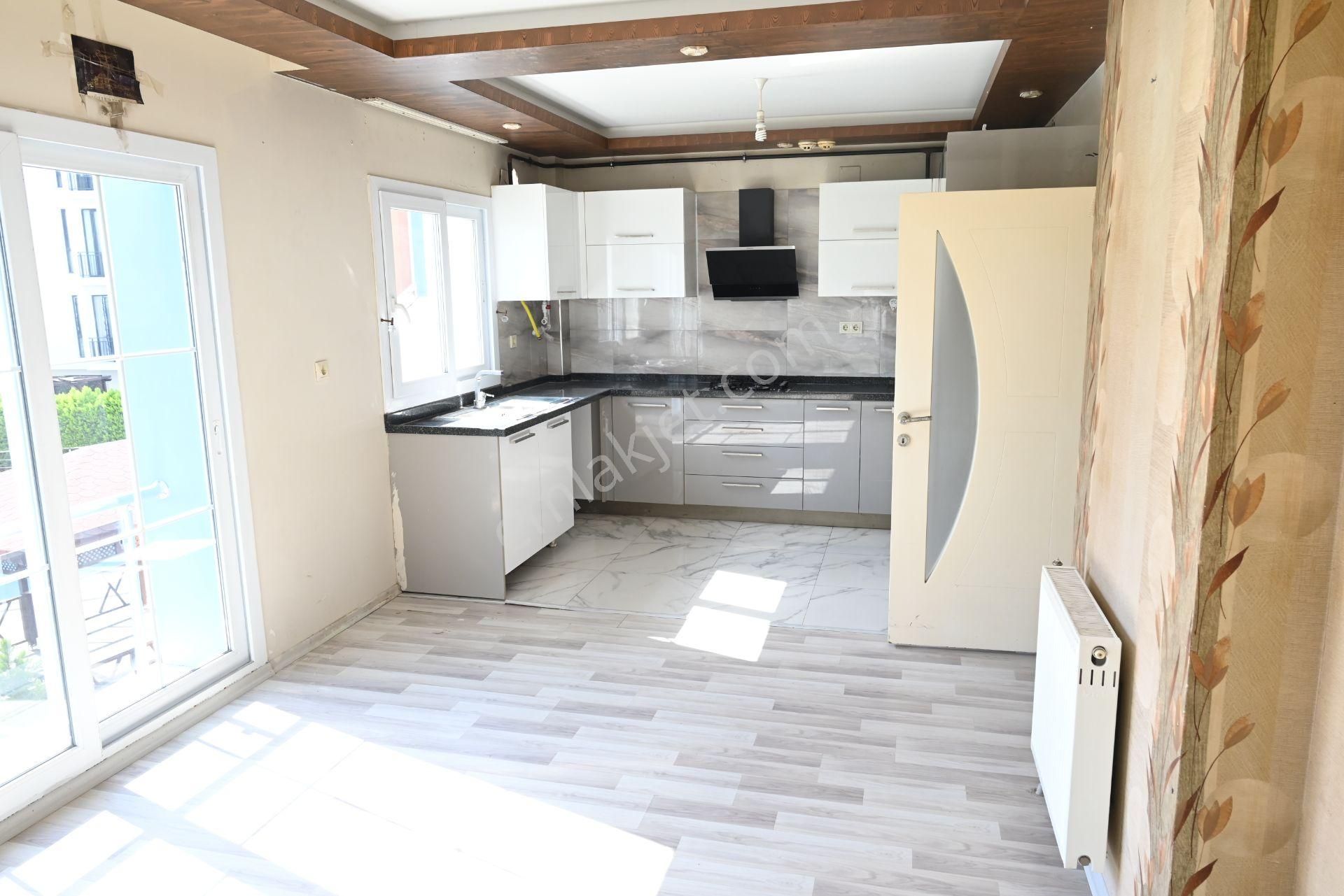 Üstünkent Emlak'tan Site İçi 4+1 Geniş Ferah Havuzlu Kiralık - Görsel 3