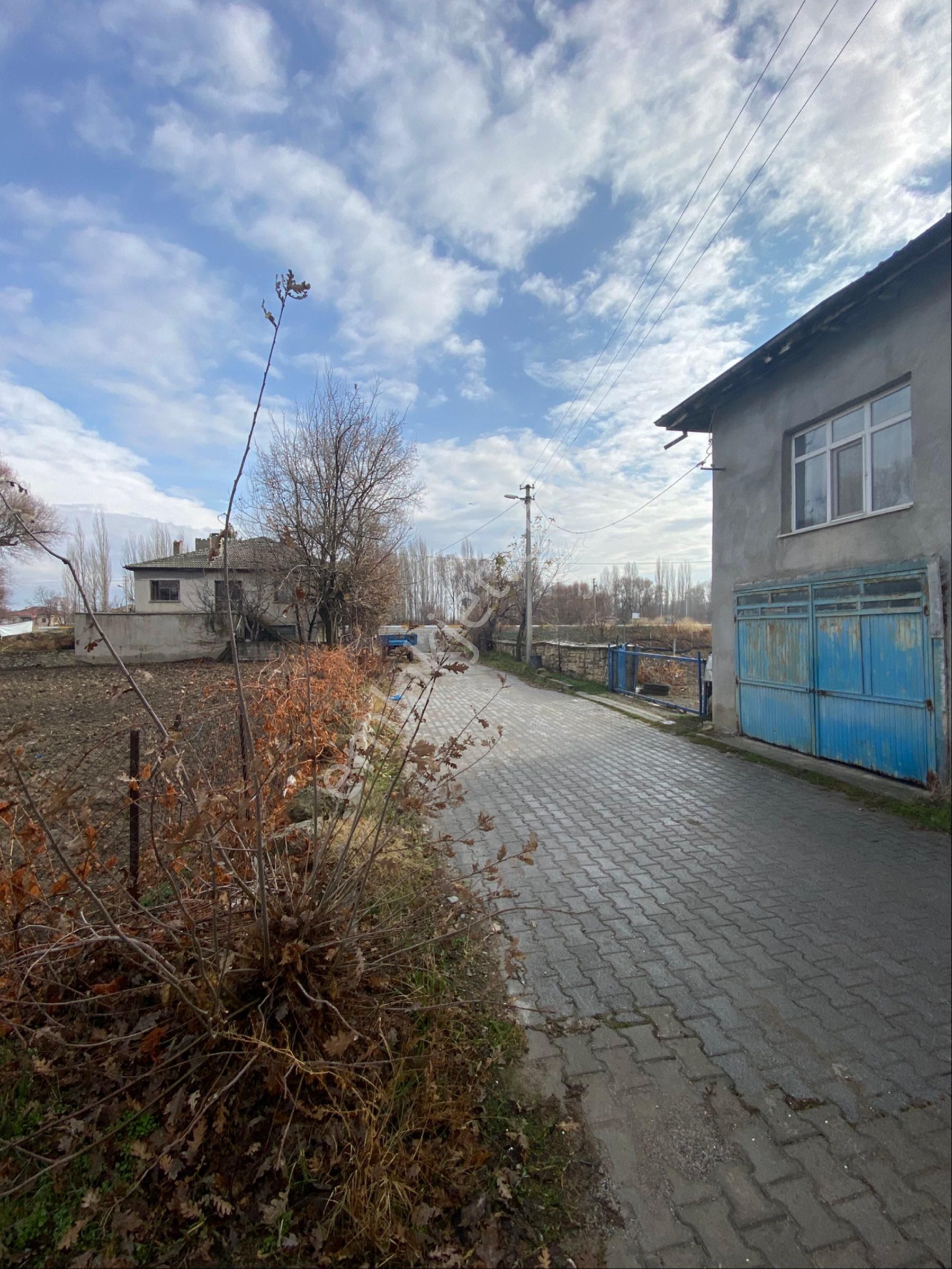 Beyşehir Bayavşar Mahallesinde 459 Metrekare Kargir Ev Ve Bahçesi Satılıktır. - Görsel 15