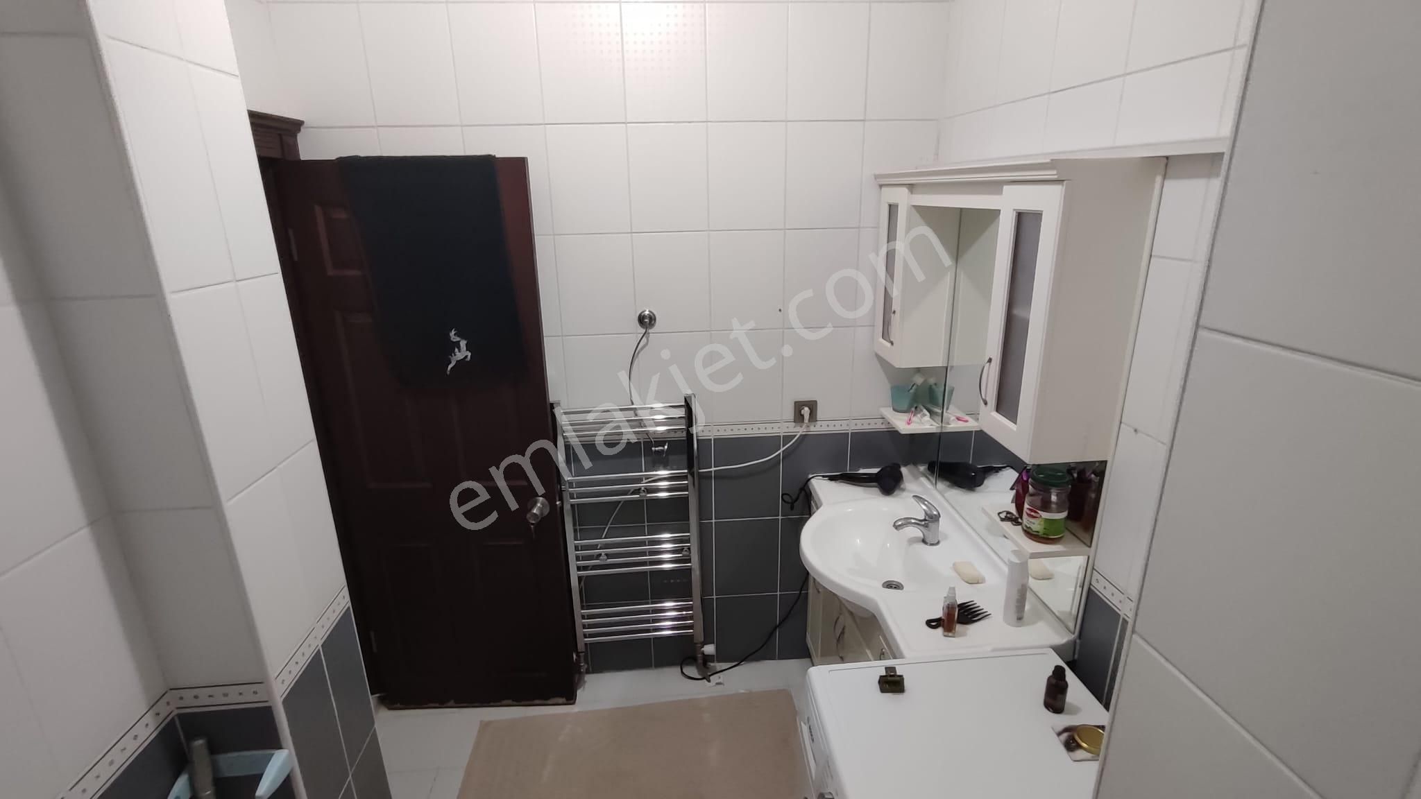 Atanora Vadi'den Dikmende 2 Banyolu Asansörlü Genç Binada Kombili 3+1 - Görsel 9