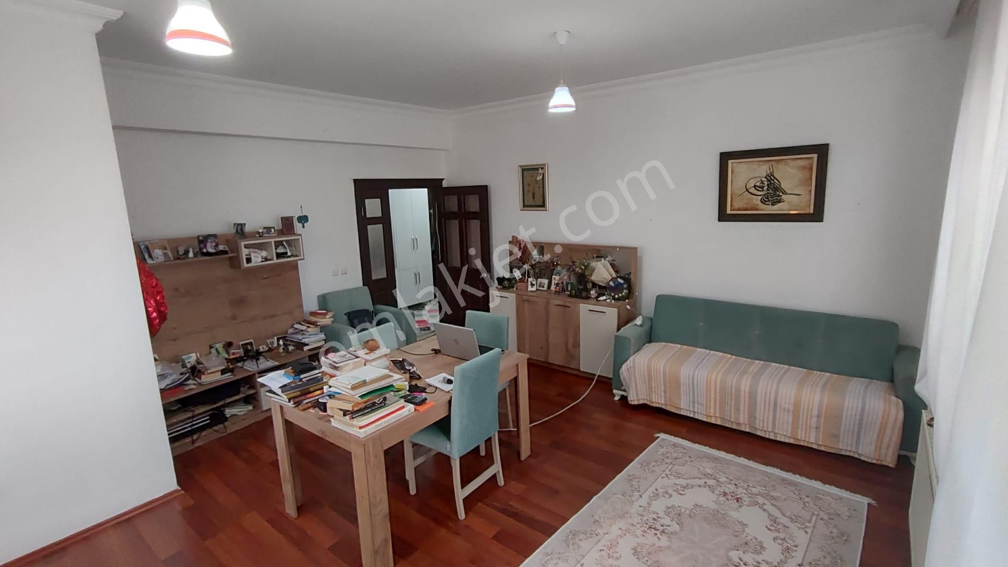 Atanora Vadi'den Dikmende 2 Banyolu Asansörlü Genç Binada Kombili 3+1 - Görsel 13