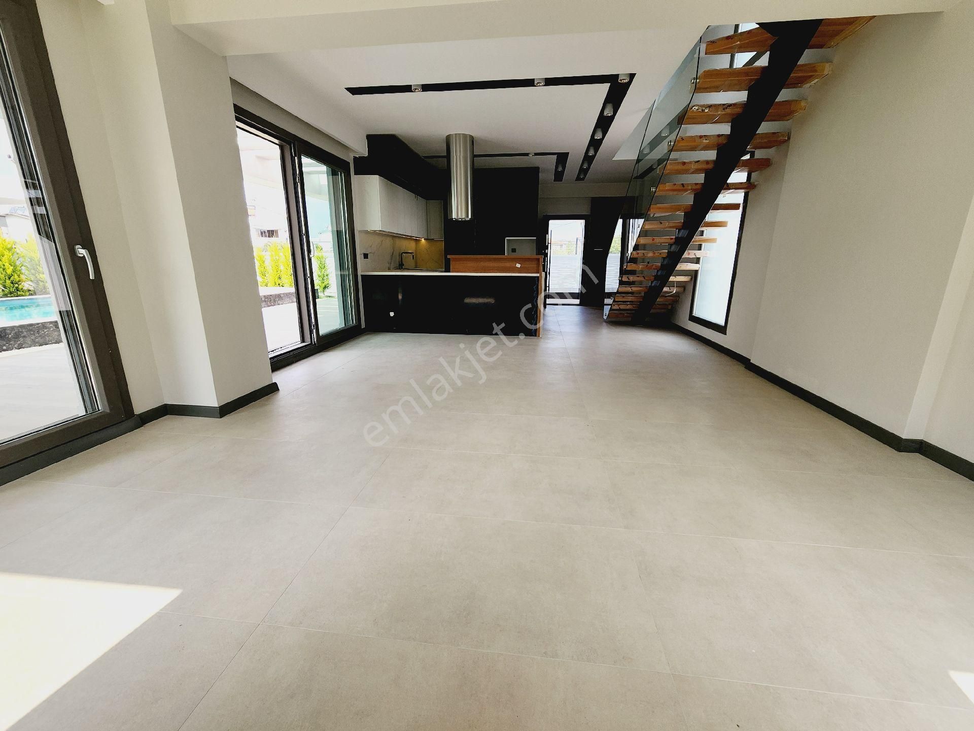 Güzelçamlı Plaj'a Çok Yakın Harika Havuzlu Villa Köşe Konum - Görsel 10