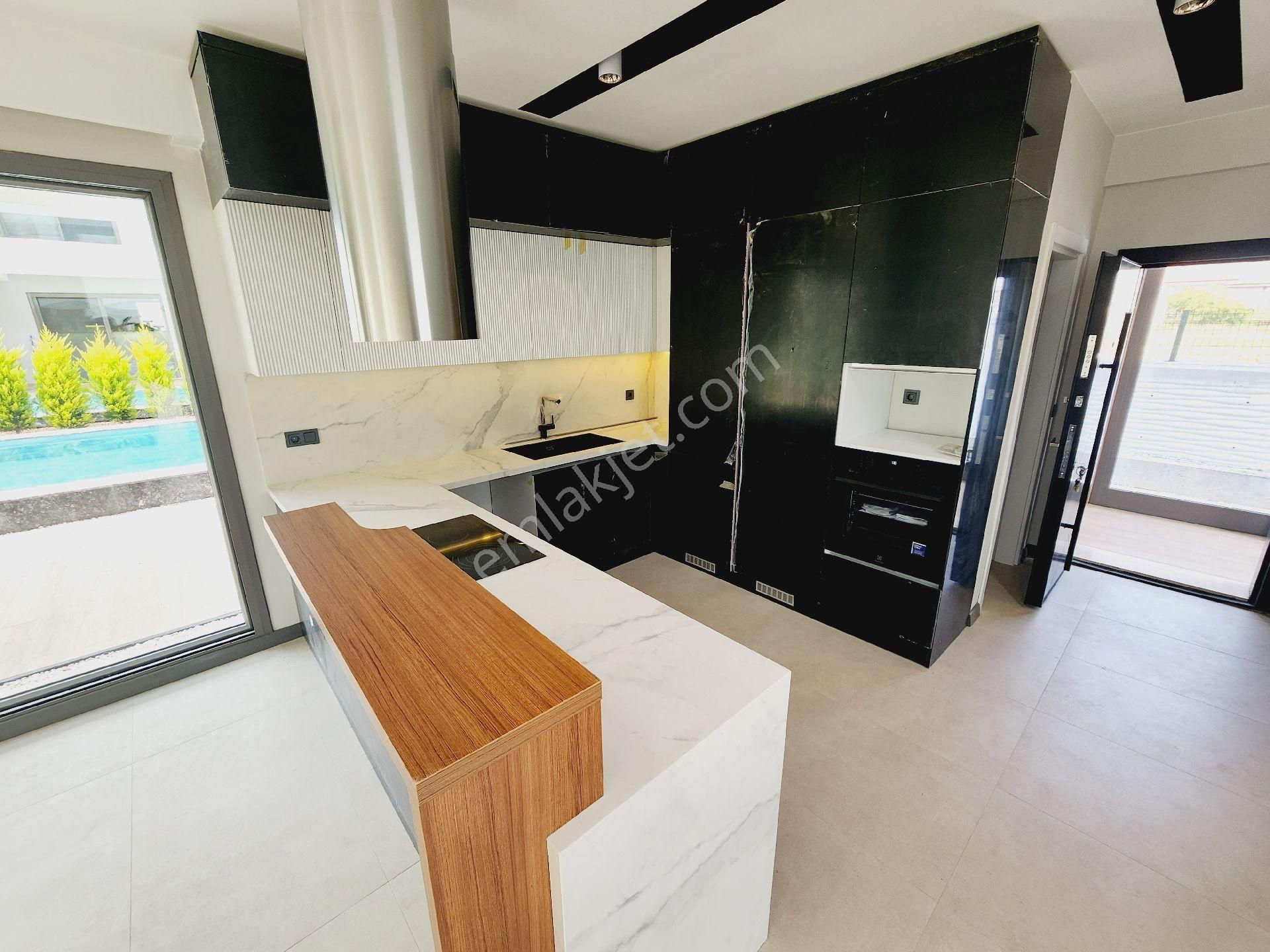 Güzelçamlı Plaj'a Çok Yakın Harika Havuzlu Villa Köşe Konum - Görsel 13