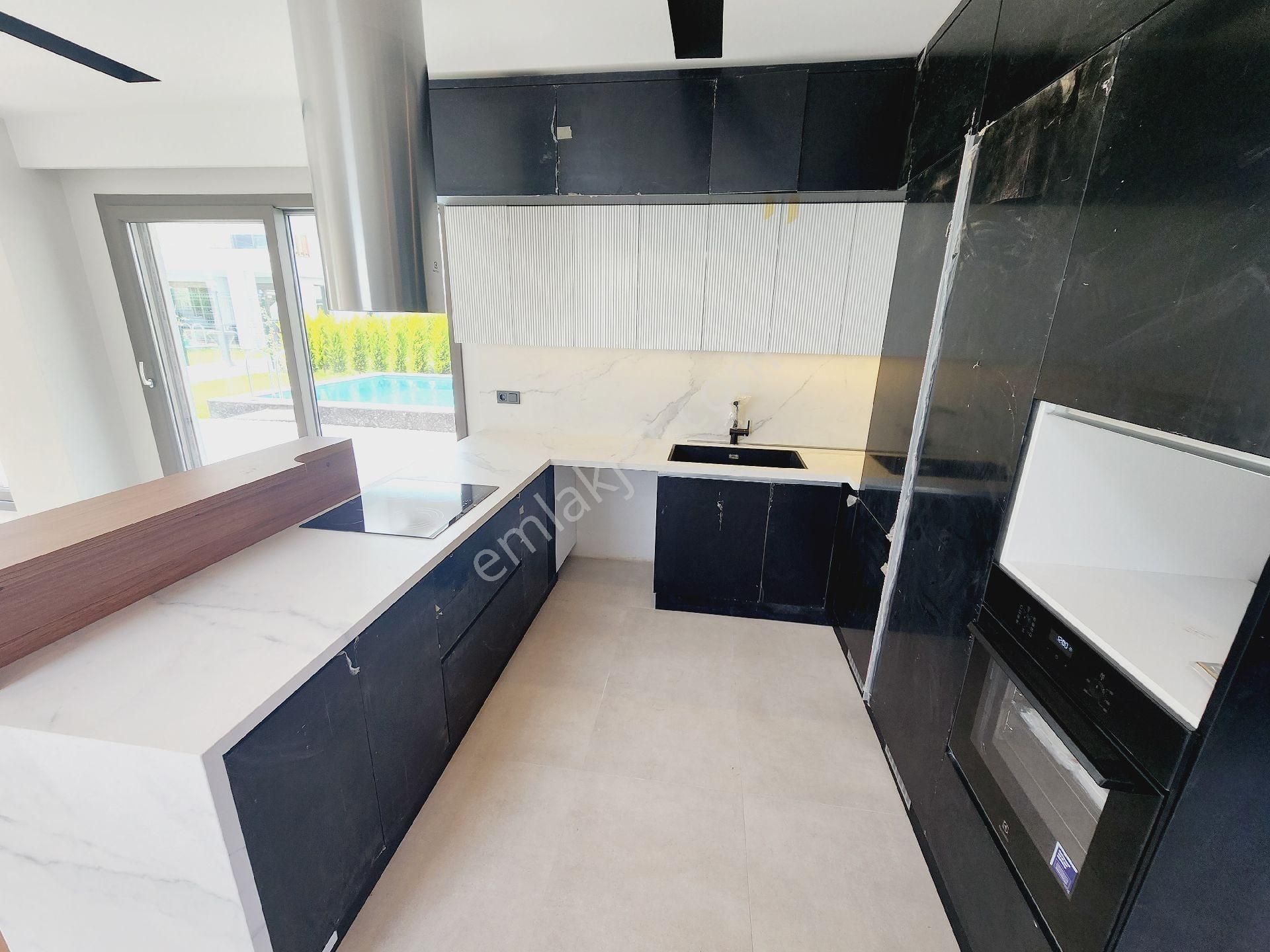 Güzelçamlı Plaj'a Çok Yakın Harika Havuzlu Villa Köşe Konum - Görsel 14