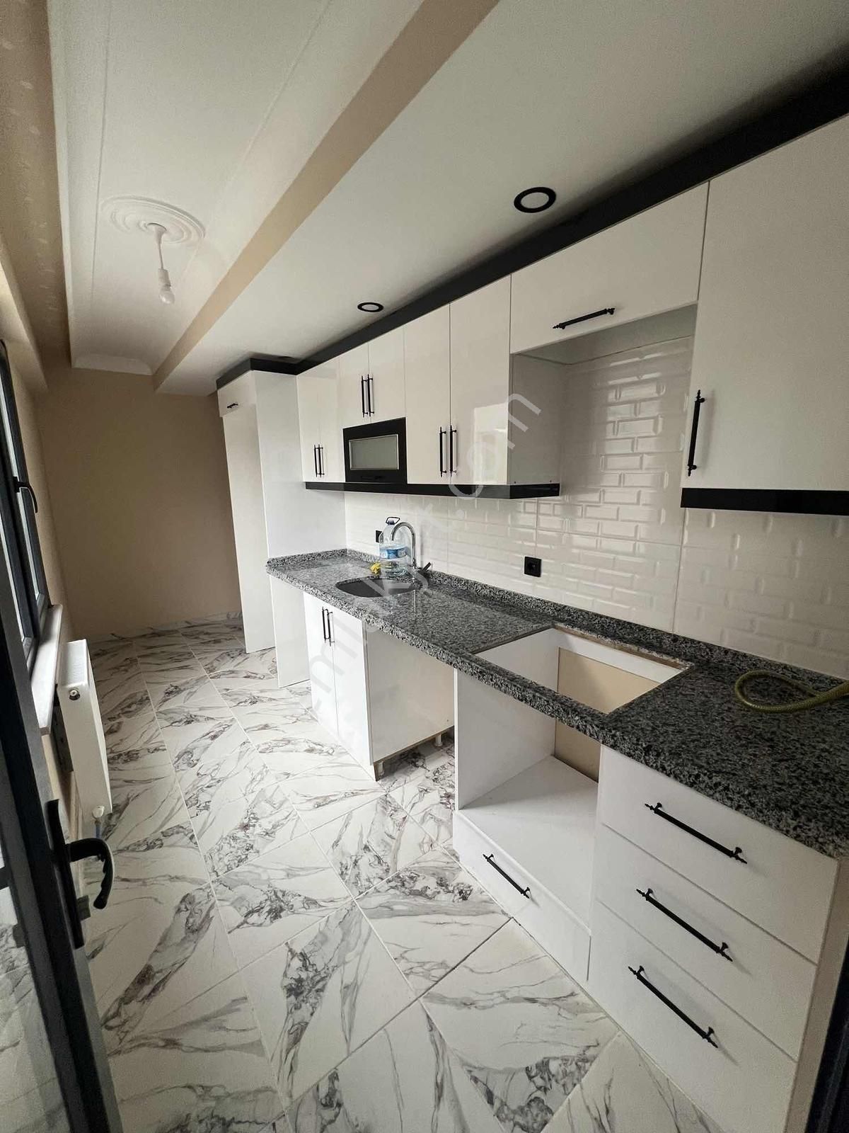 Başakşehir Altınşehir Mahallesinde Satılık 3+1 Ebeveyn Banyolu - Görsel 5